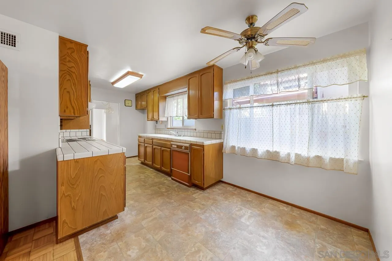 https://cdn.realtyfeed.com/cdn/127/260013103/beaa40903e00d210ed9bfabd186119a6.webp