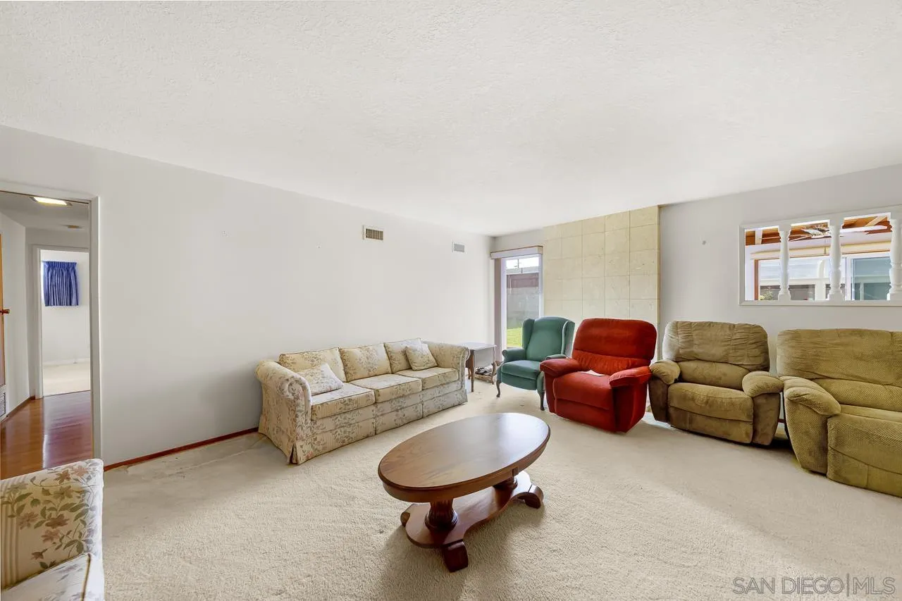 https://cdn.realtyfeed.com/cdn/127/260013103/faa20782a65a1dee380020b77c57c5f7.webp