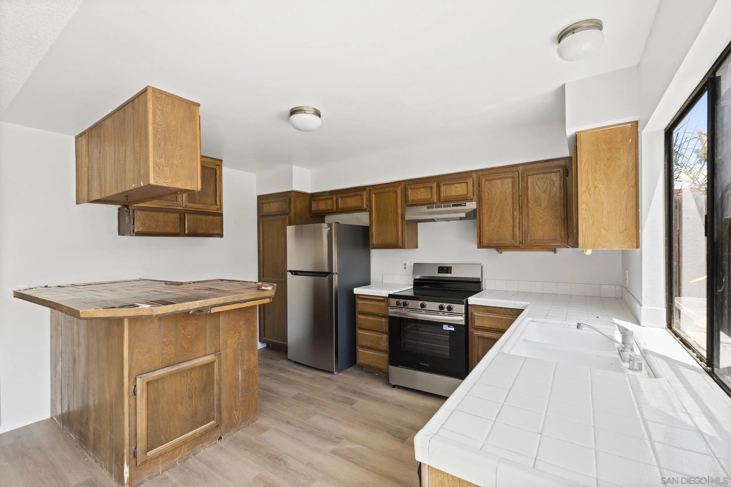Photo #11: 260013112 Listing: Photo #11