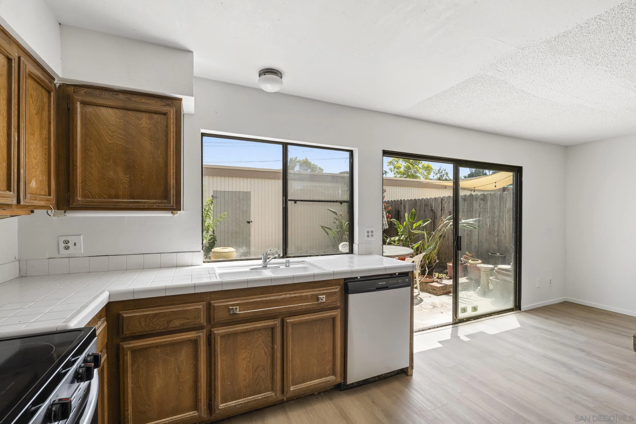 Photo #10: 260013112 Listing: Photo #10