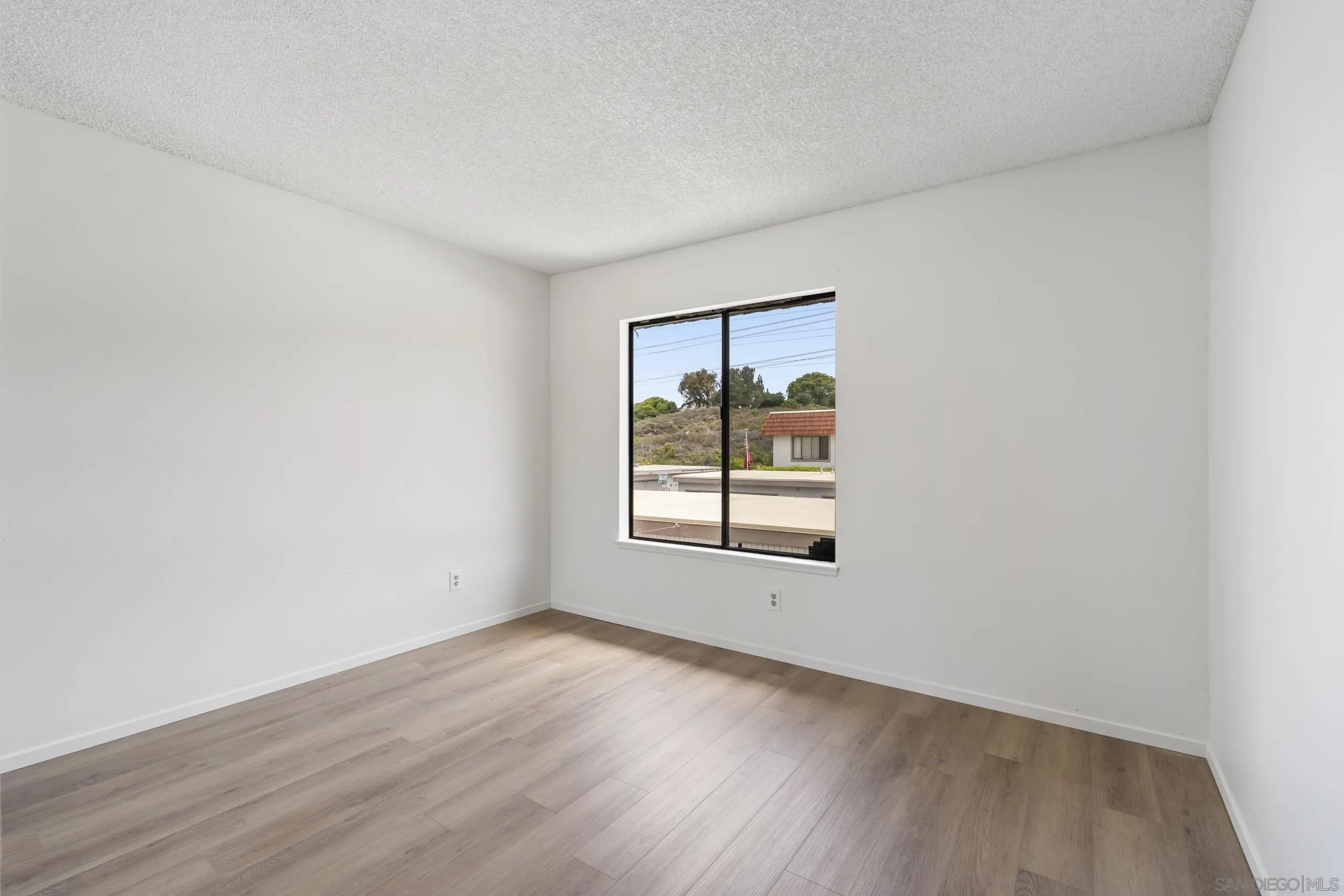 Photo #22: 260013112 Listing: Photo #22