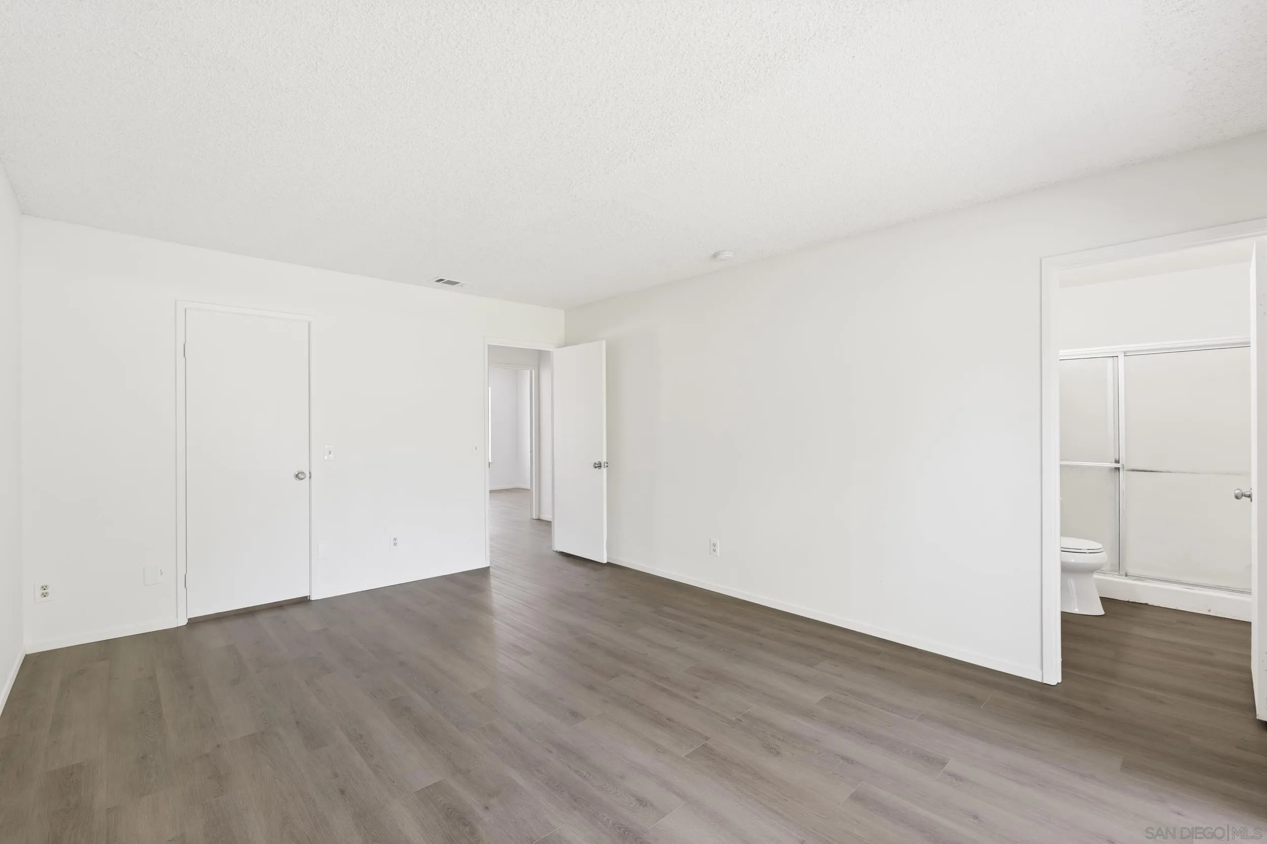 Photo #27: 260013112 Listing: Photo #27