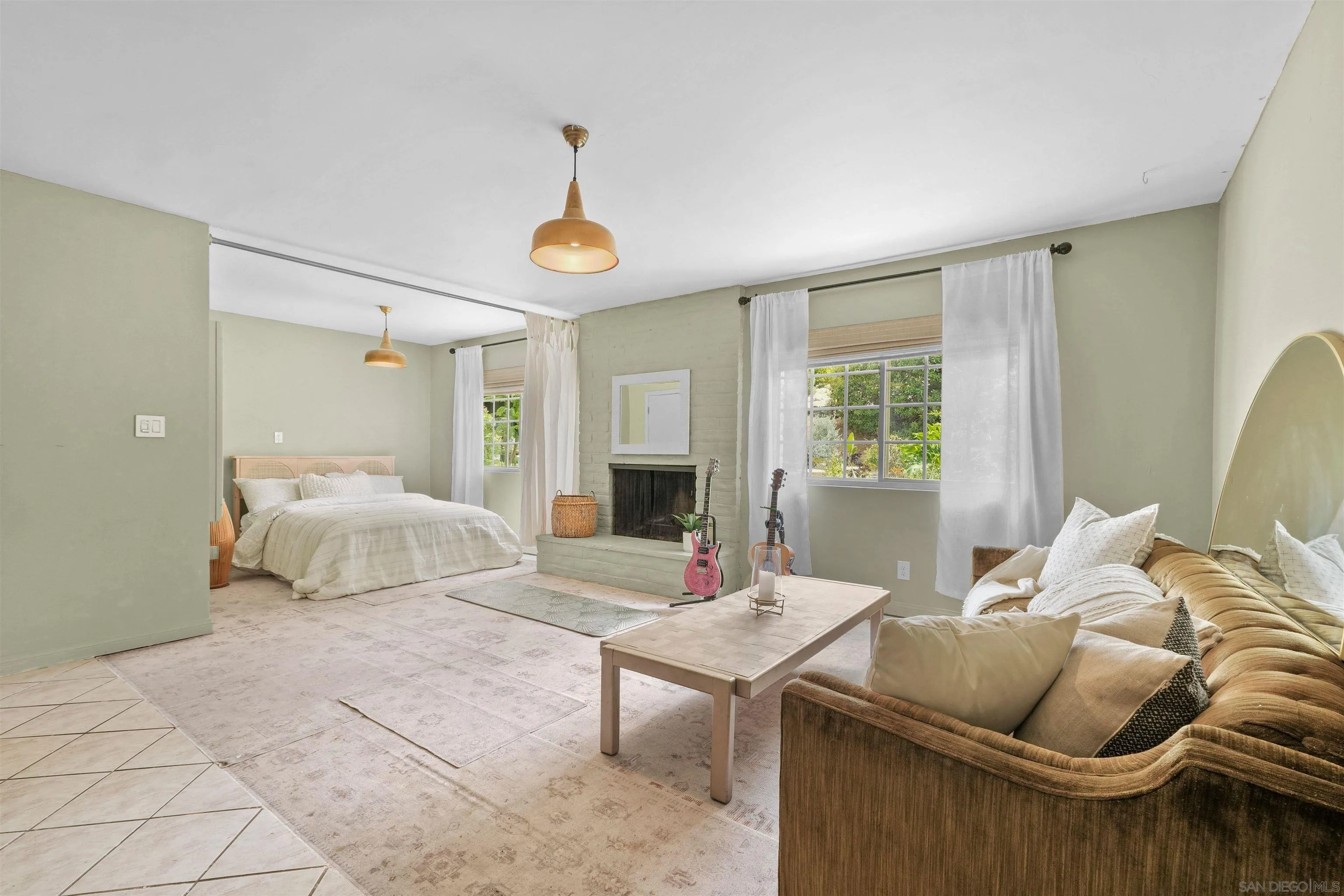 https://cdn.realtyfeed.com/cdn/127/260013113/2f7d170dca245a45d446c1c1efe69e72.webp