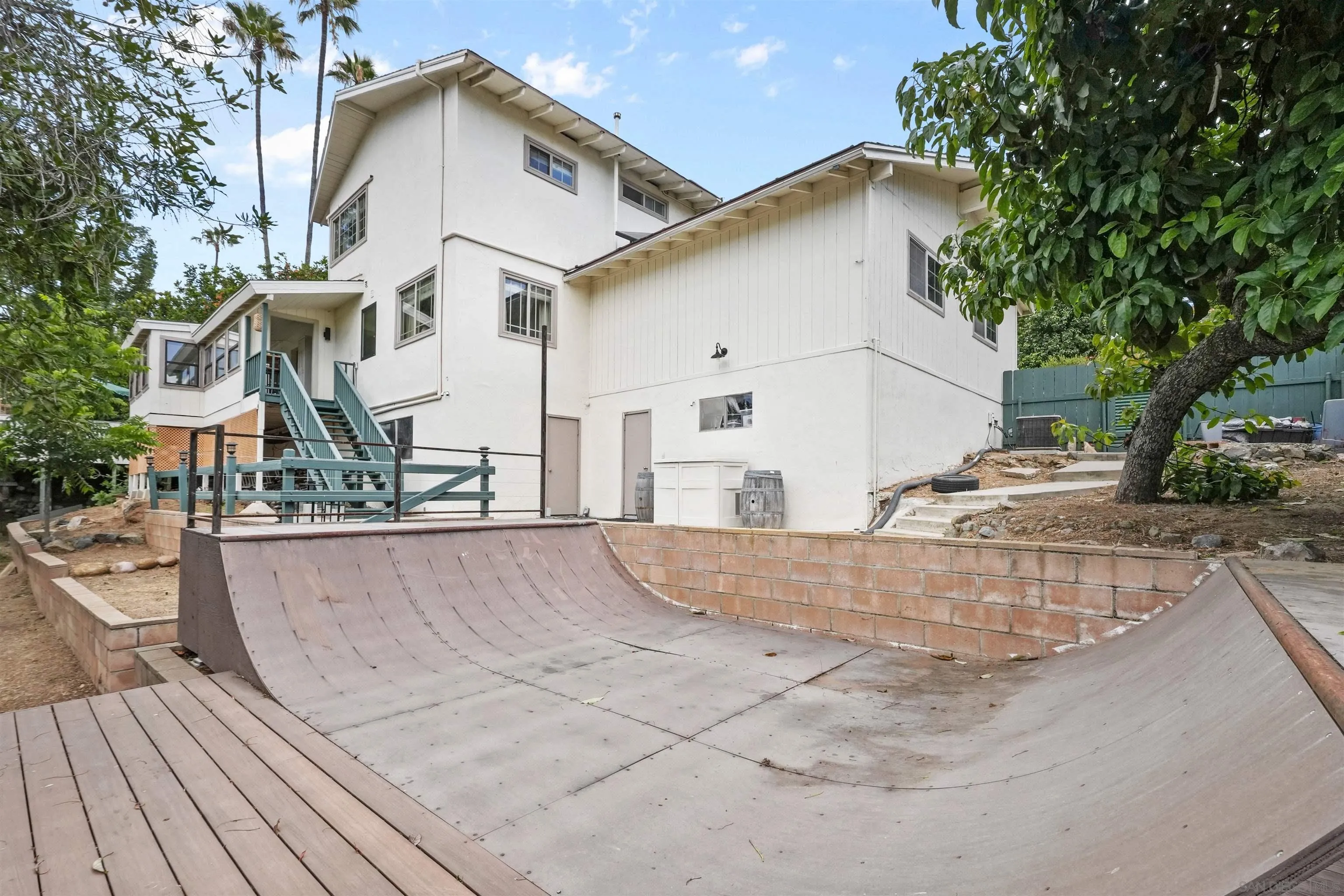 https://cdn.realtyfeed.com/cdn/127/260013113/313d0b780a3d09e56ad5e5f3681b24af.webp