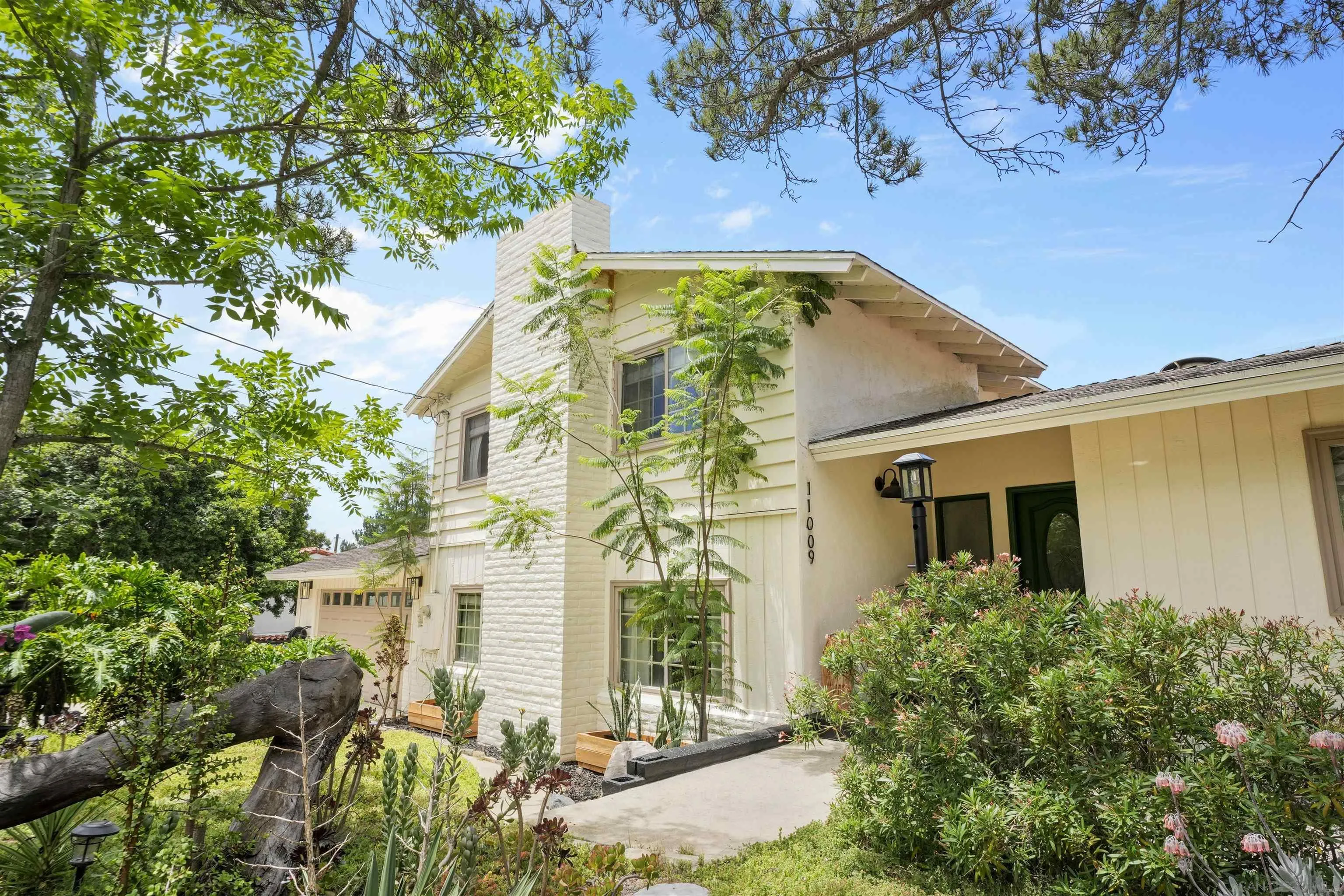 https://cdn.realtyfeed.com/cdn/127/260013113/4b4dfcba39b1ce7489b19ecaec0eda70.webp