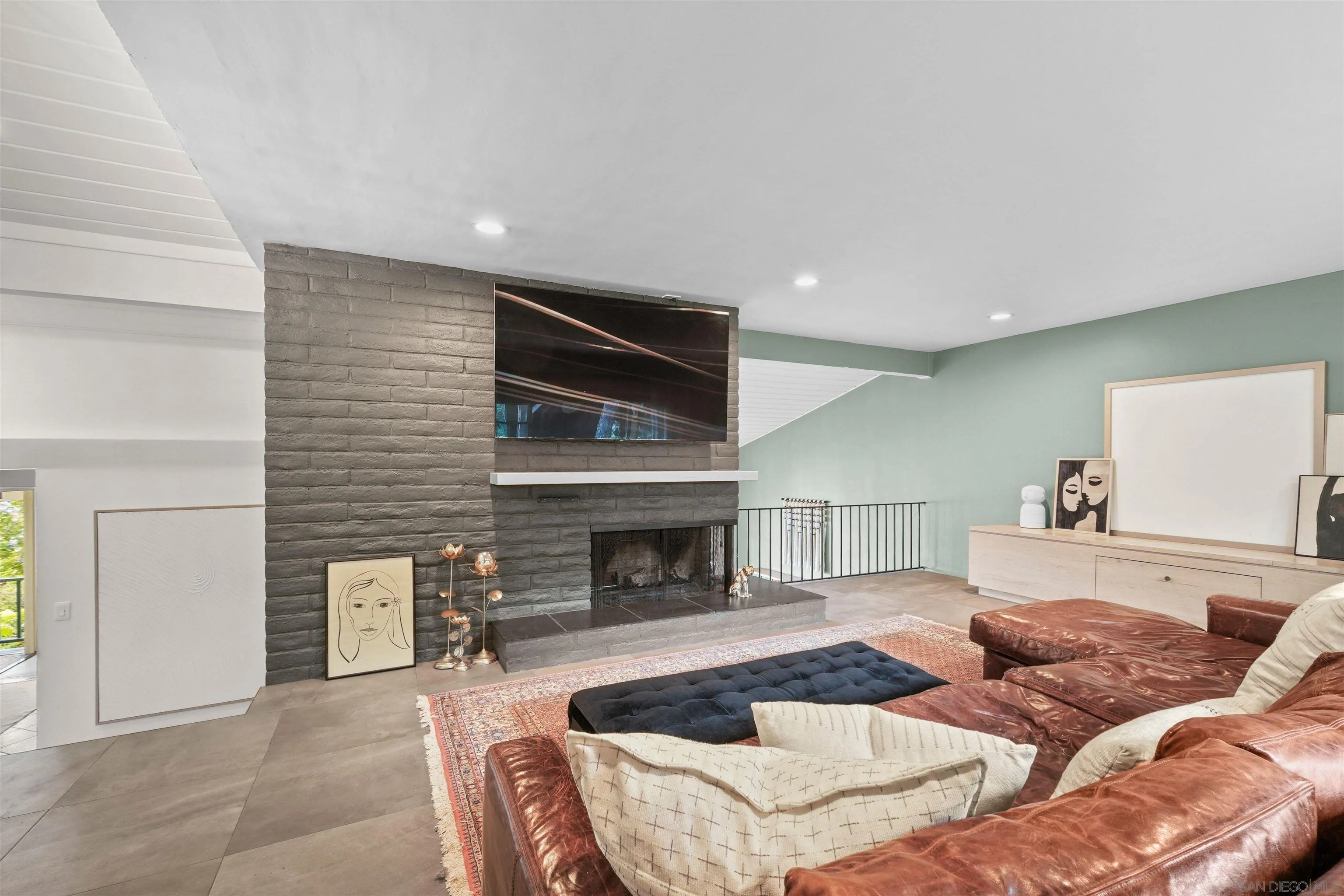 https://cdn.realtyfeed.com/cdn/127/260013113/51ced29f99fc64f085afe1a28c520408.webp