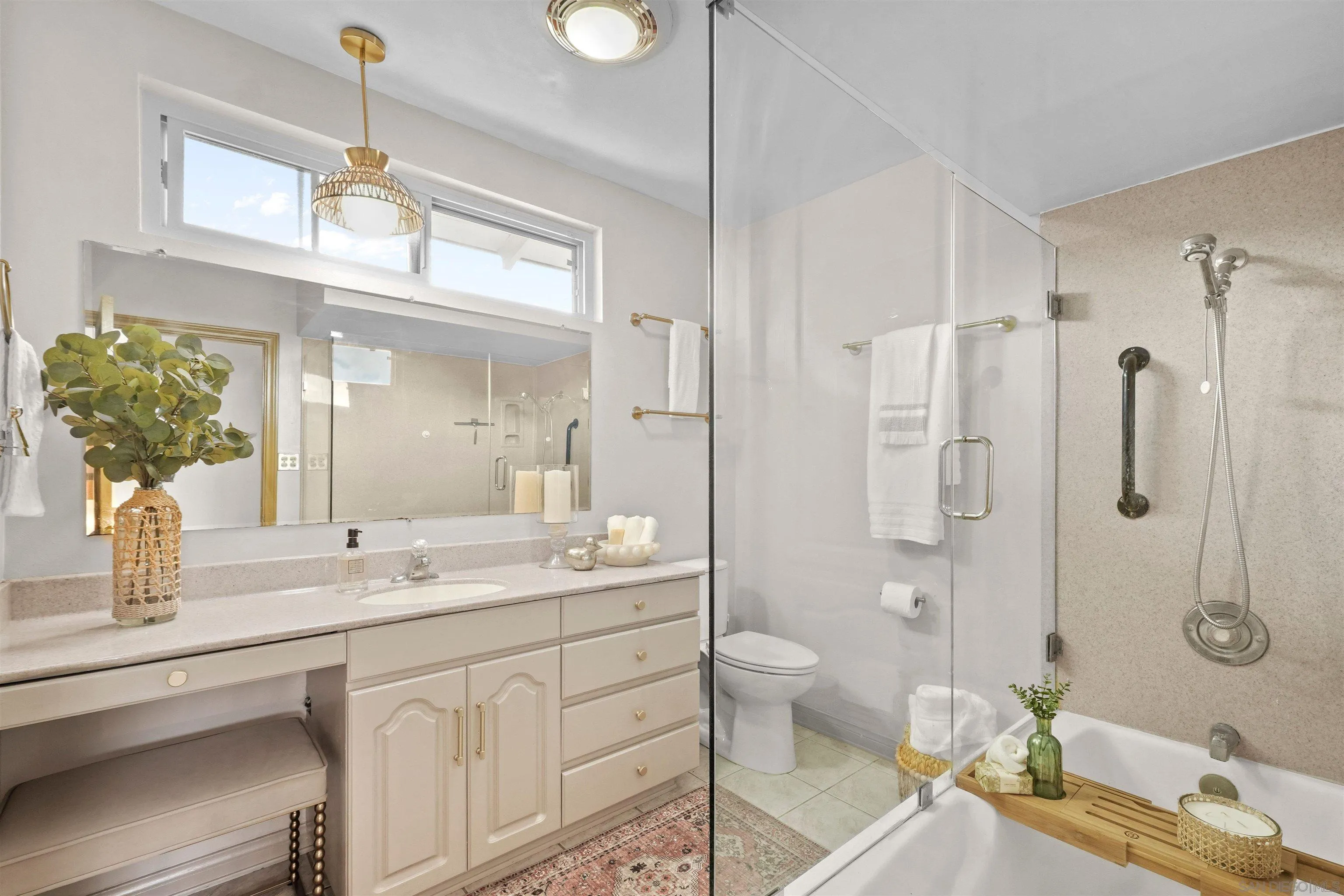 https://cdn.realtyfeed.com/cdn/127/260013113/5efb7fd92eae48dc803b2d5271775f11.webp