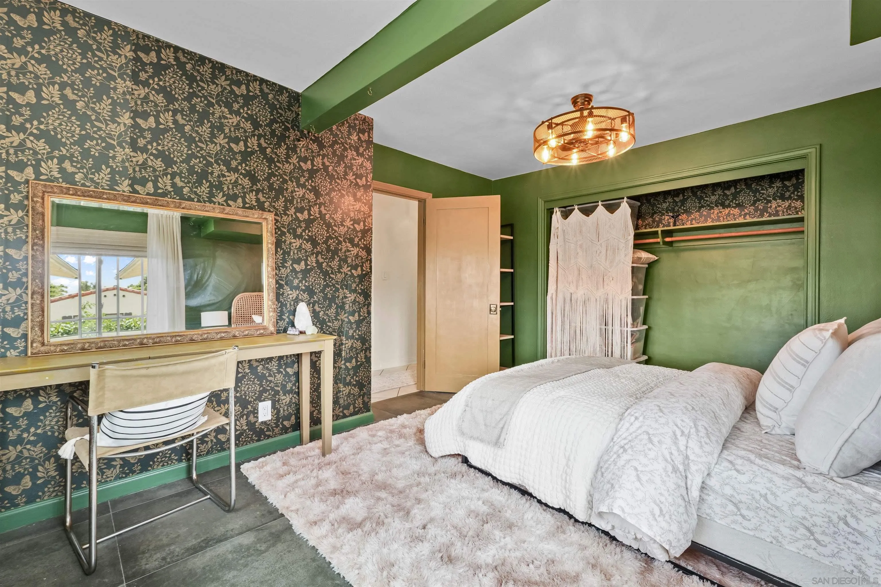 https://cdn.realtyfeed.com/cdn/127/260013113/69210dbf034d8dd120a4755935b8a36b.webp