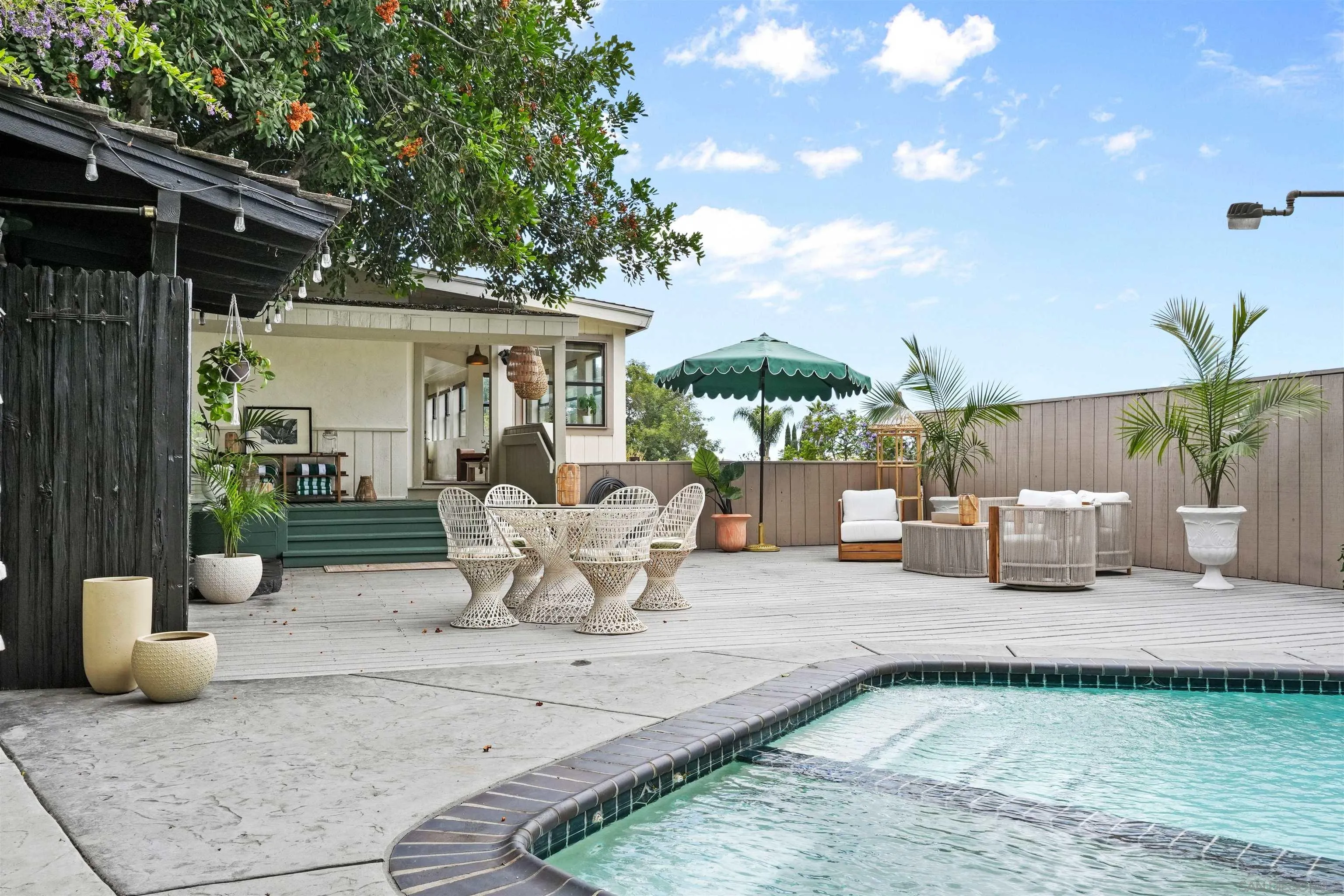 https://cdn.realtyfeed.com/cdn/127/260013113/6a1fad6495927920392bdc8e4b61b7ce.webp