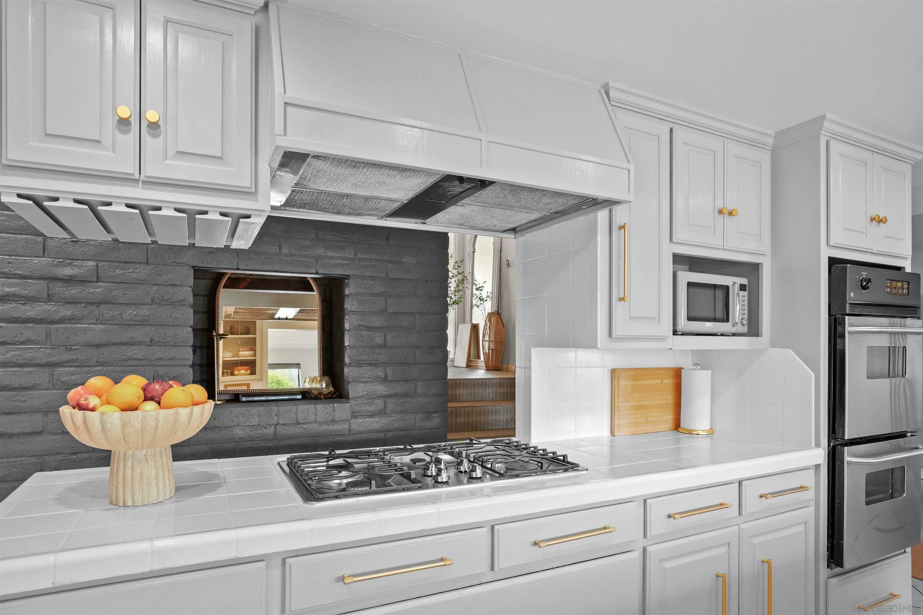 https://cdn.realtyfeed.com/cdn/127/260013113/773bdfa98ab0be7eb6d4b12766bb0713.webp
