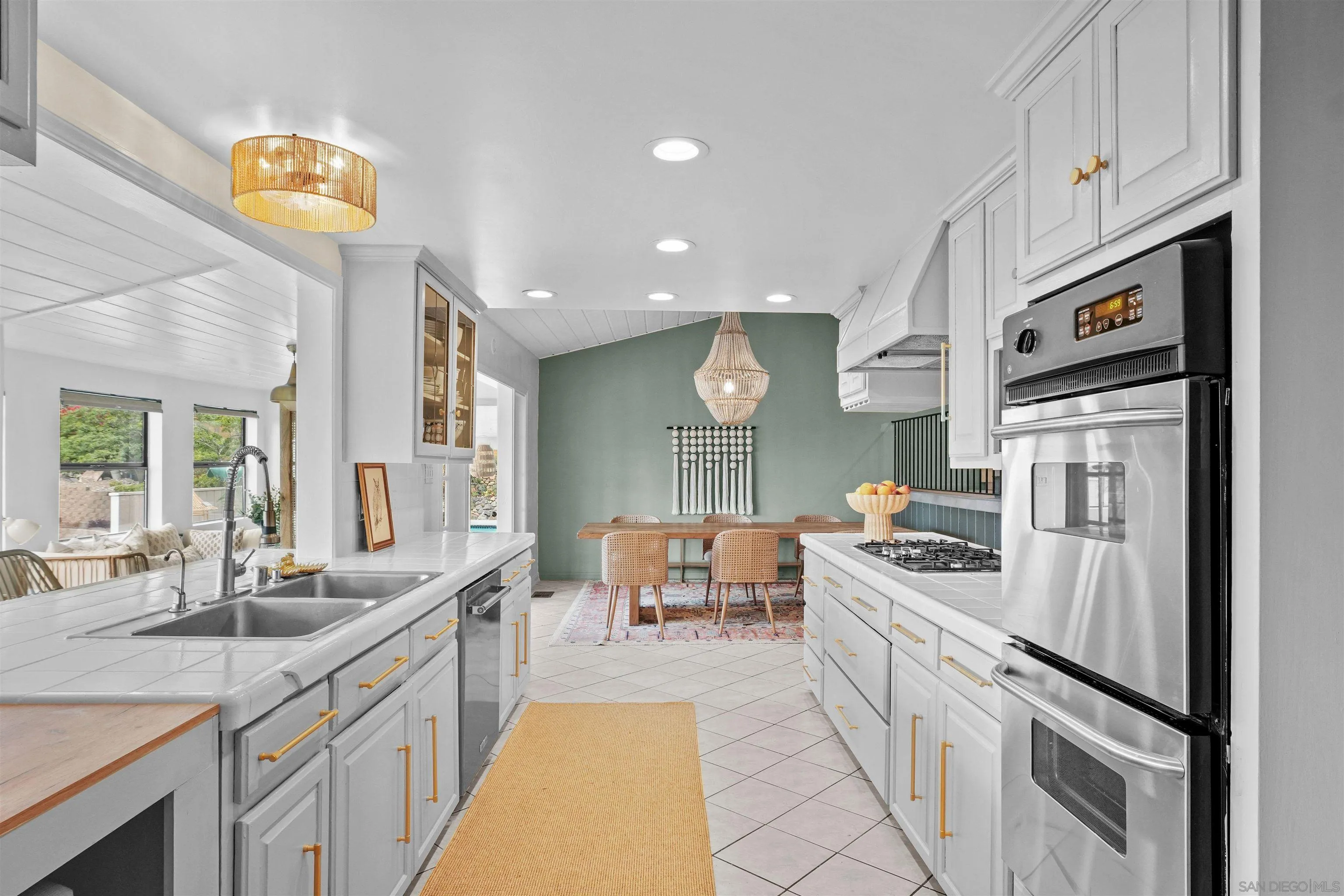 https://cdn.realtyfeed.com/cdn/127/260013113/ee182a194400aea57c130ab3de6e7916.webp