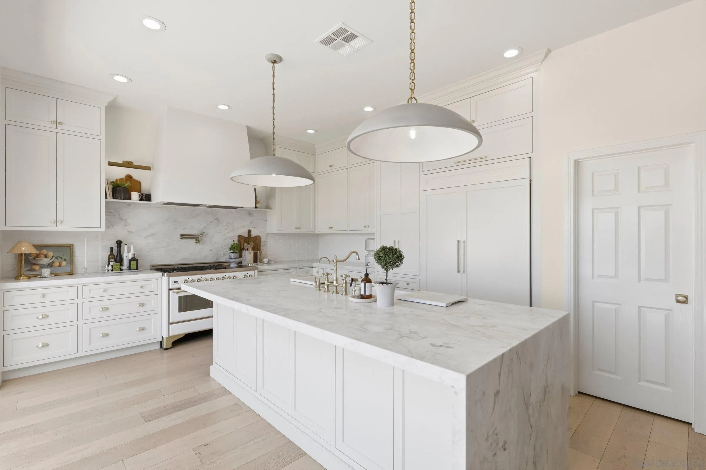https://cdn.realtyfeed.com/cdn/127/260013115/67925e16b0333f707e056ab1d70a1bf3.webp