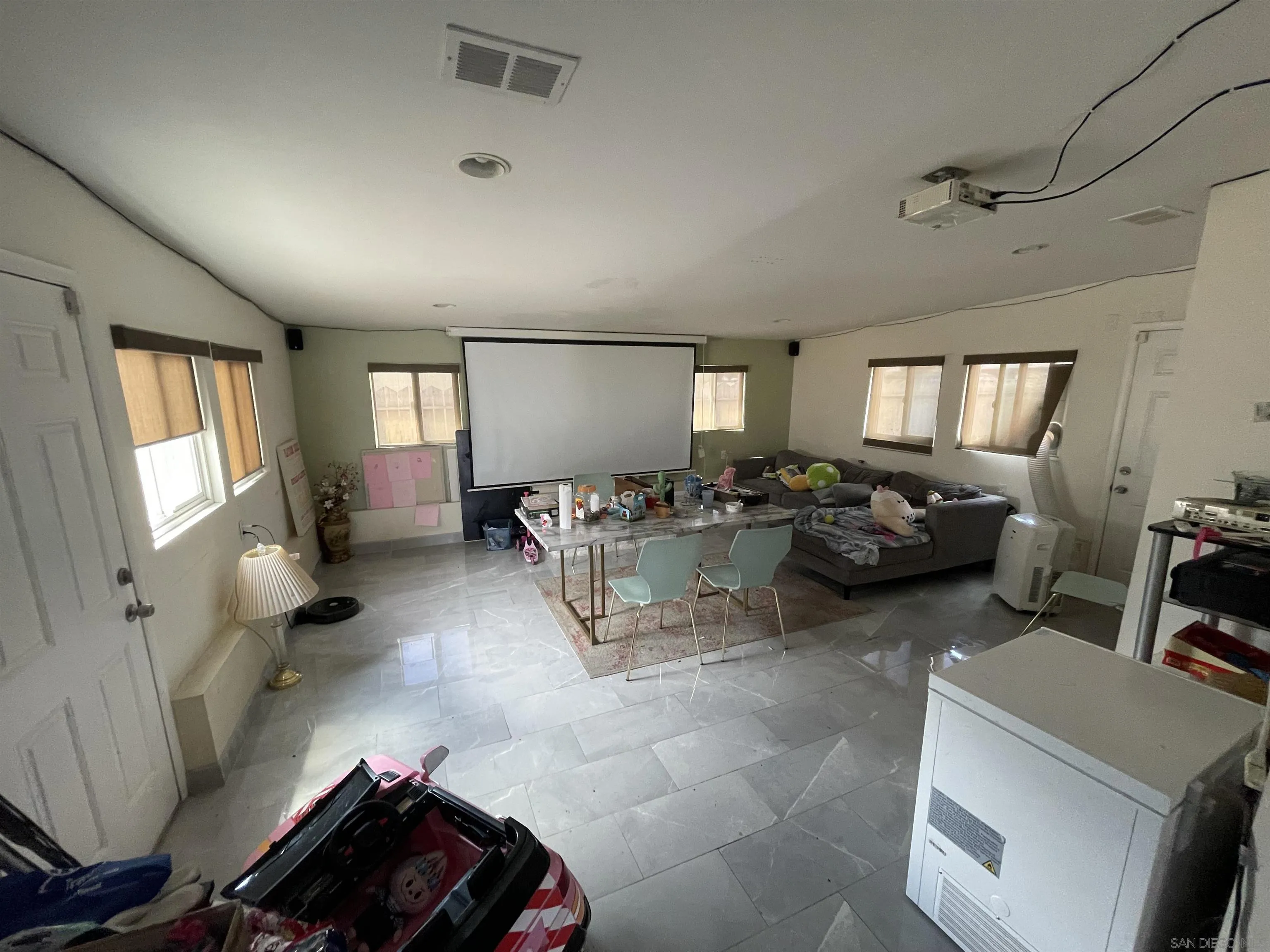 https://cdn.realtyfeed.com/cdn/127/260013117/77b0a3e1e4bba6bd30d437df1faac3ae.webp
