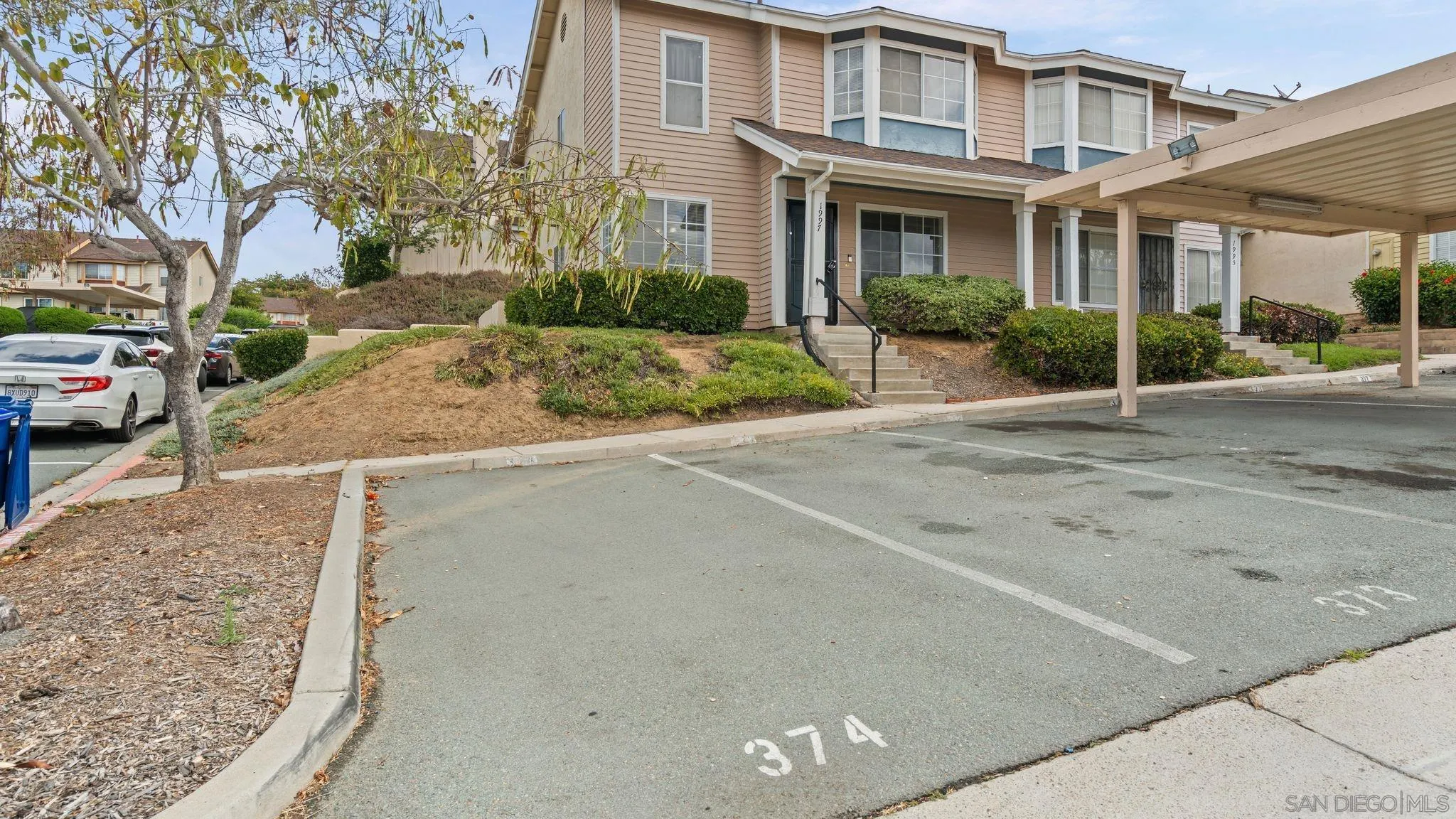 Photo #33: 260013119 Listing: Photo #33