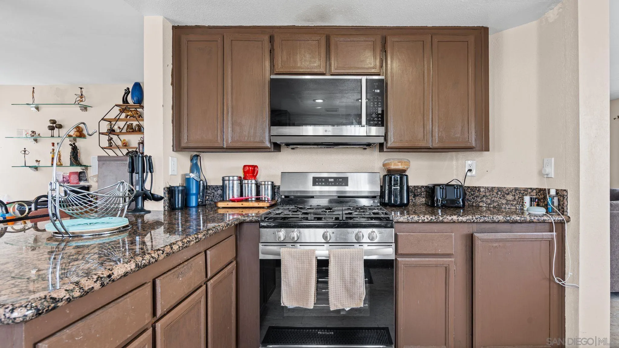 Photo #10: 260013119 Listing: Photo #10