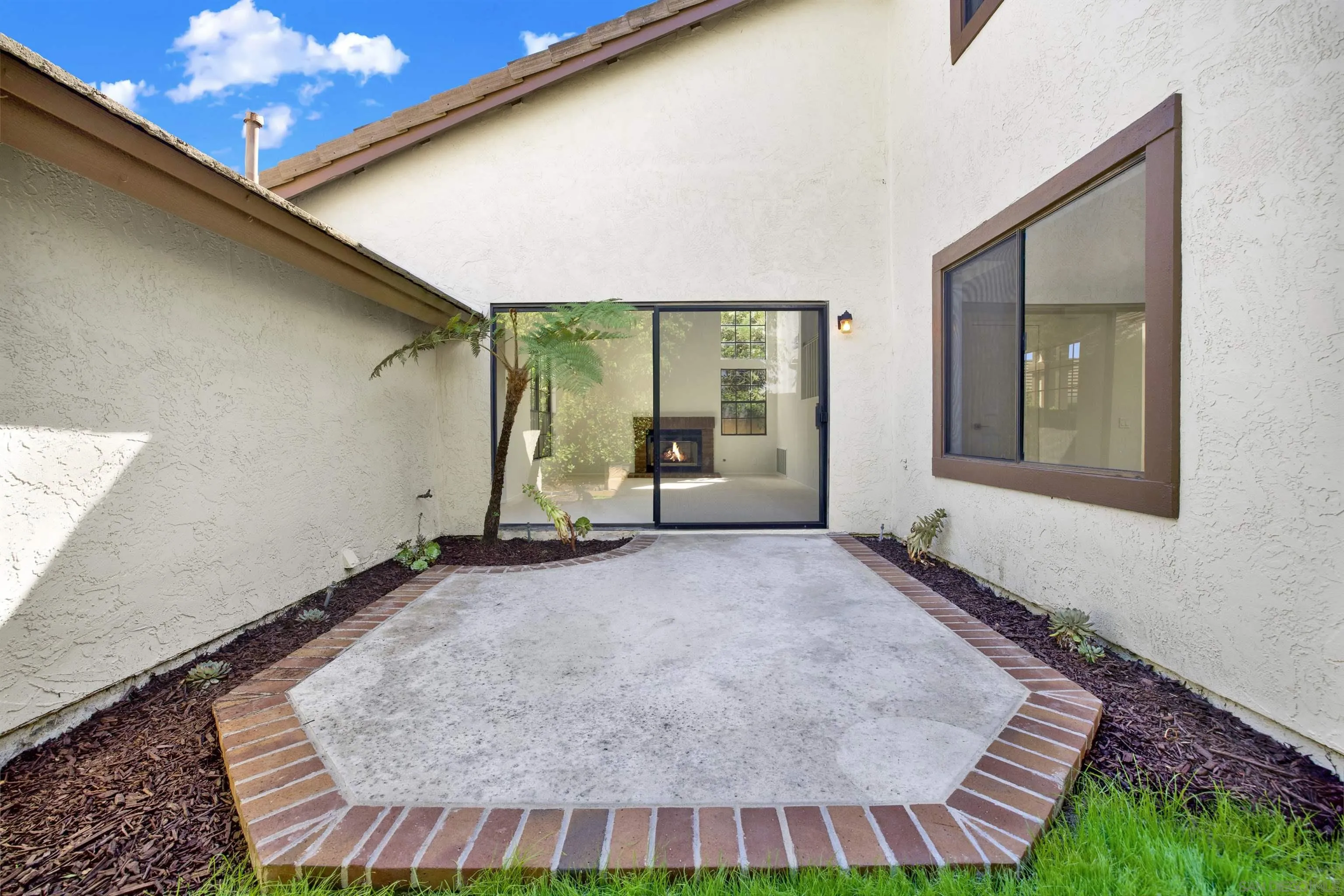 https://cdn.realtyfeed.com/cdn/127/260013120/92b96db8c2933f9b3aa7f4857279bce2.webp