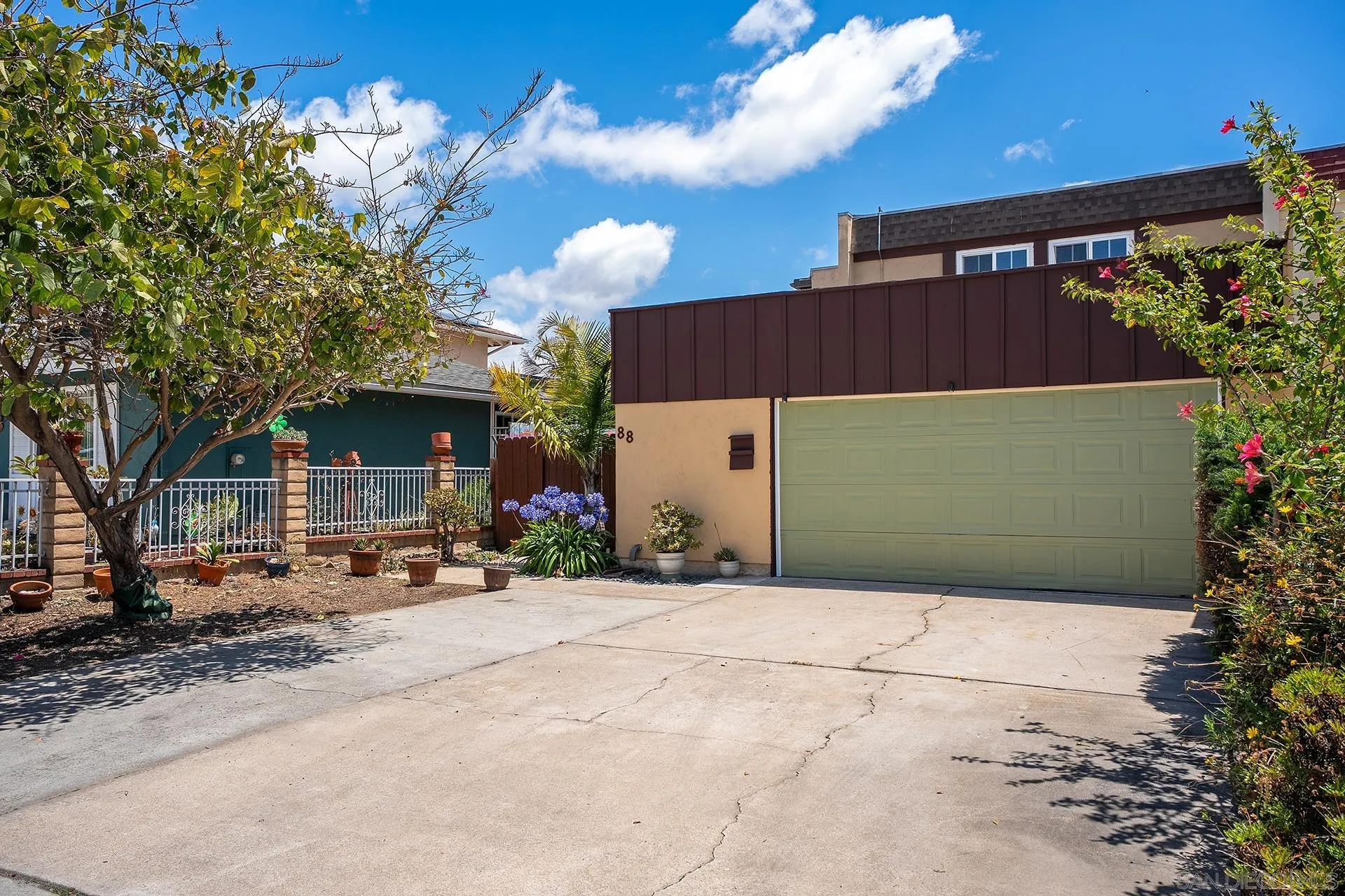 Photo #3: 260013121 Listing: Photo #3