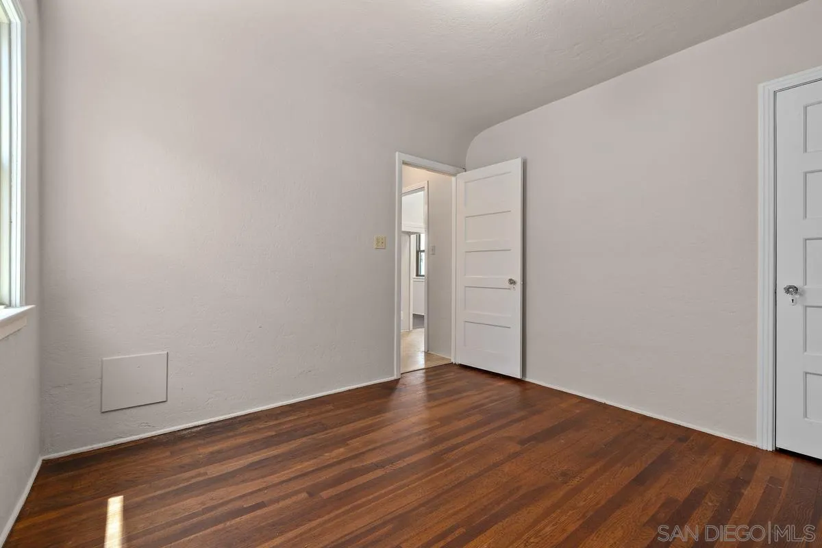 https://cdn.realtyfeed.com/cdn/127/260013122/10f6b7401b34ace18ae453e64003a38b.webp