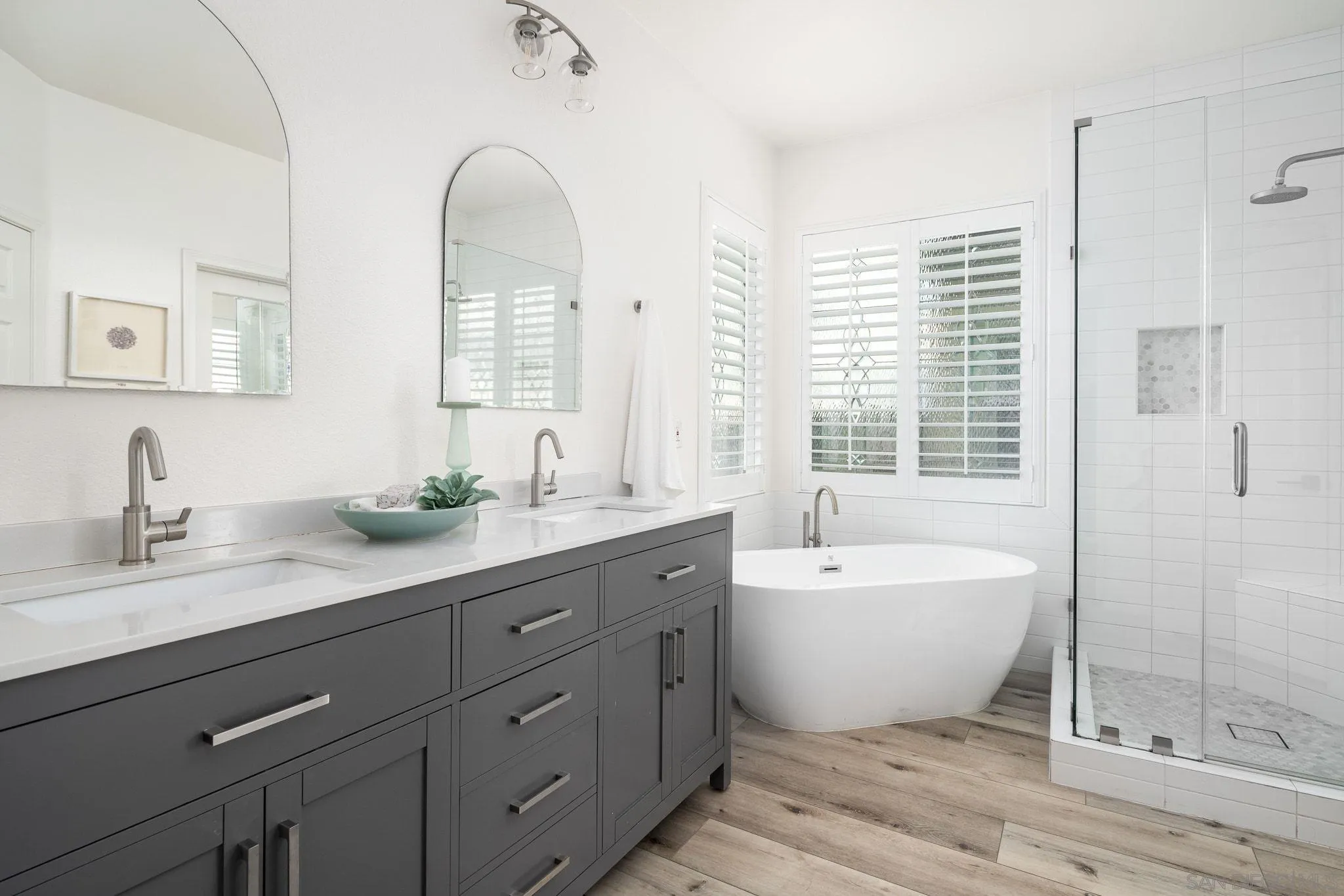 https://cdn.realtyfeed.com/cdn/127/260013126/245d9f27eb7cd853a58d8991b0245f89.webp