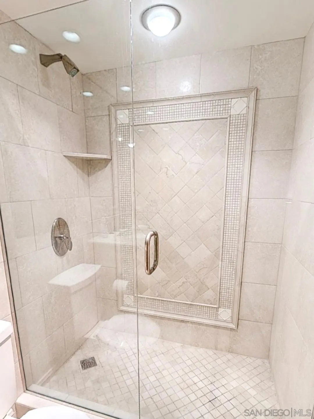 https://cdn.realtyfeed.com/cdn/127/260013127/daa0fded8aa09120e9ed7858b2128489.webp