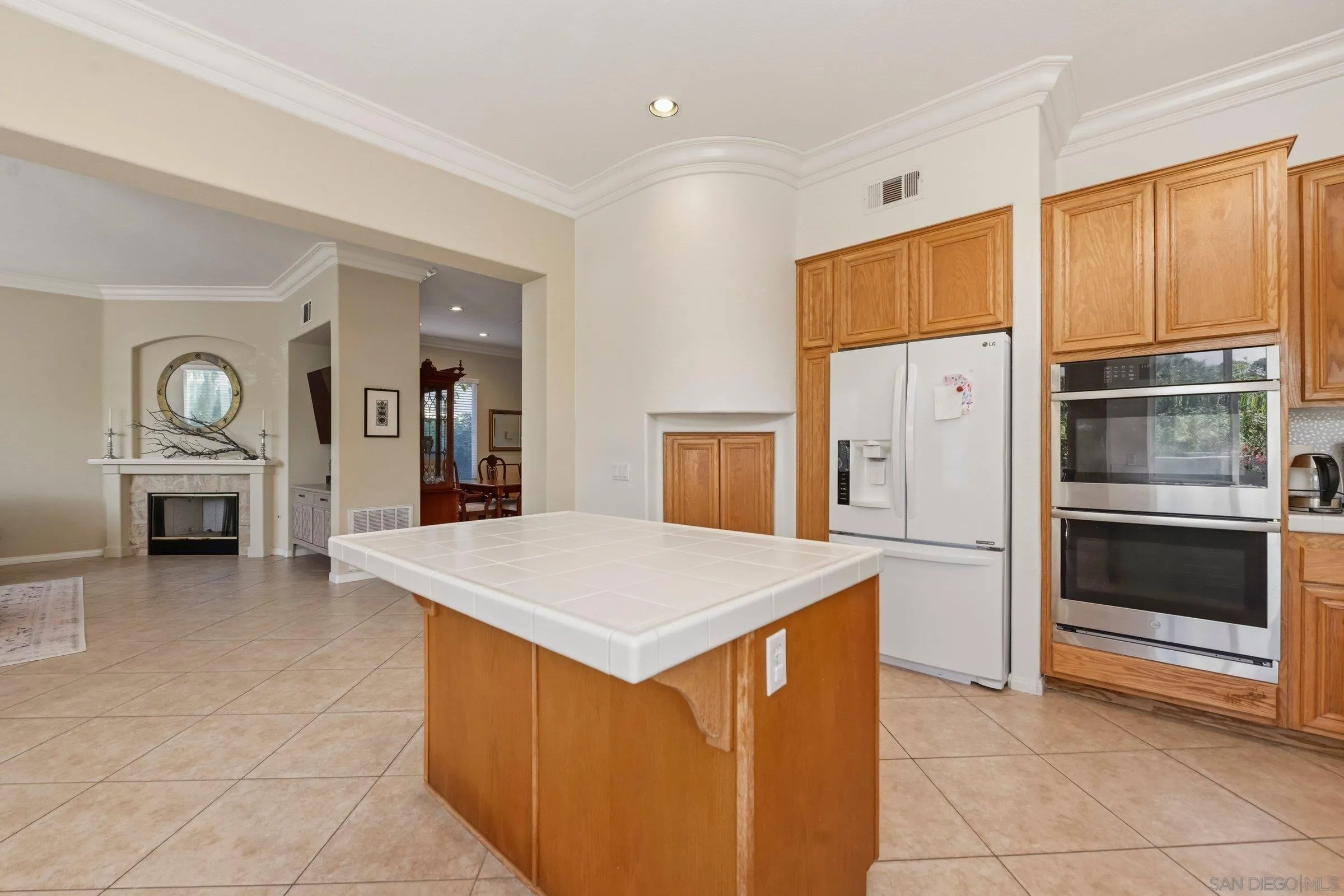 https://cdn.realtyfeed.com/cdn/127/260013129/4f7417d8828929acc5412c6adc9f0bd8.webp