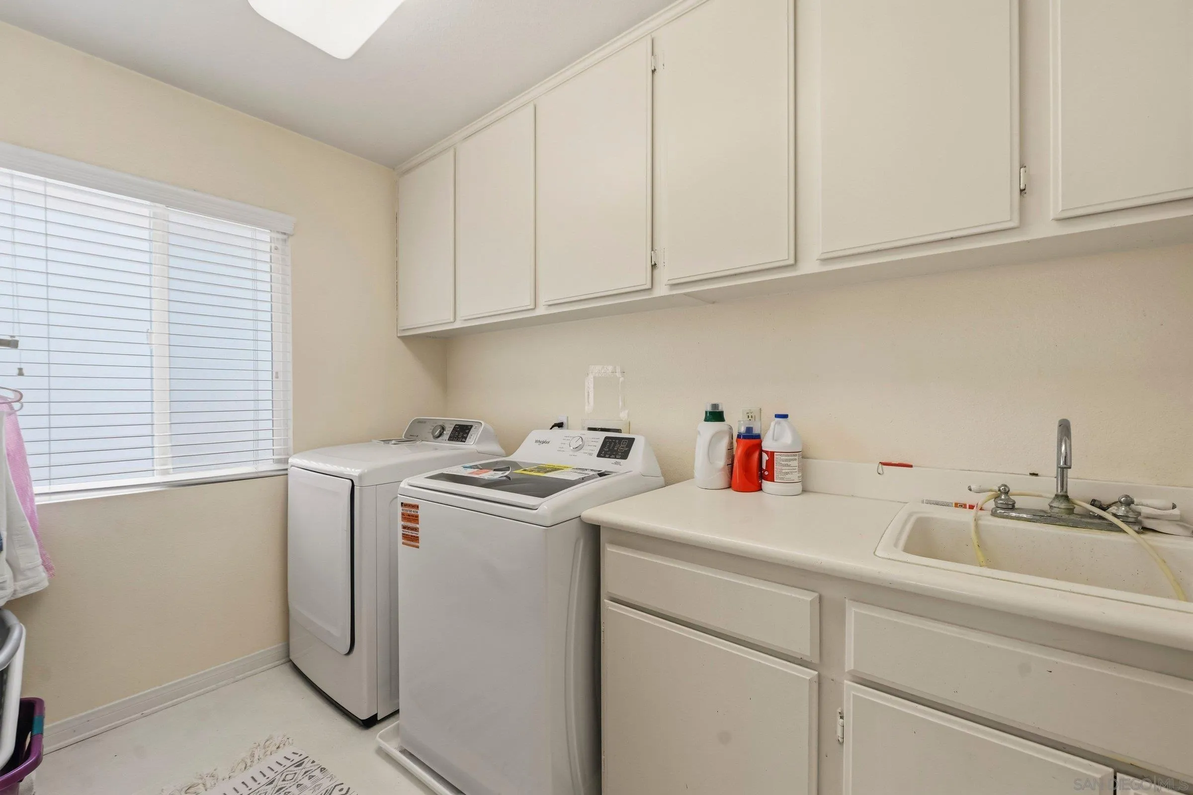 https://cdn.realtyfeed.com/cdn/127/260013129/867488d6731267e5c2ad41cf4208e56c.webp