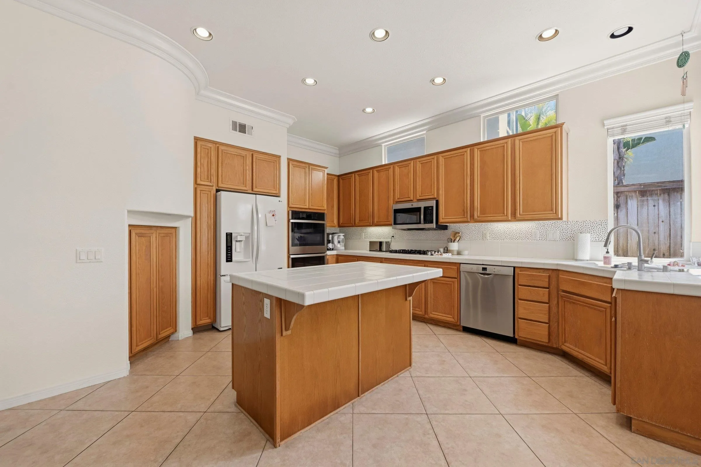https://cdn.realtyfeed.com/cdn/127/260013129/98de597e456780916e7c7f19f5701352.webp
