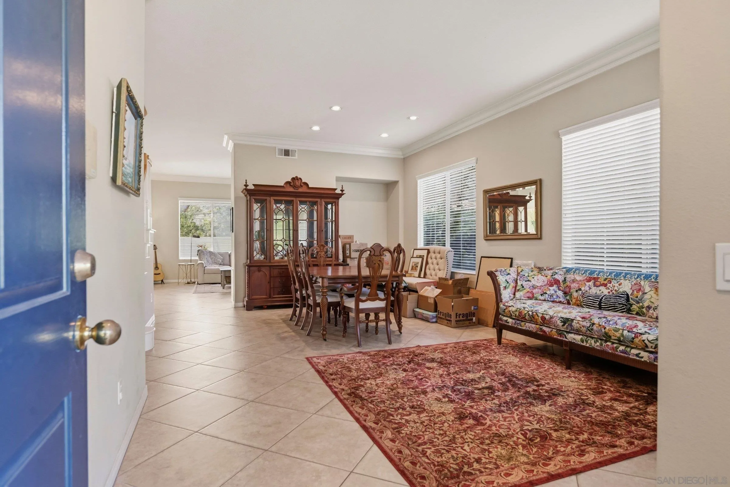 https://cdn.realtyfeed.com/cdn/127/260013129/f254cbefceaa3dcdd31f8c028d943777.webp