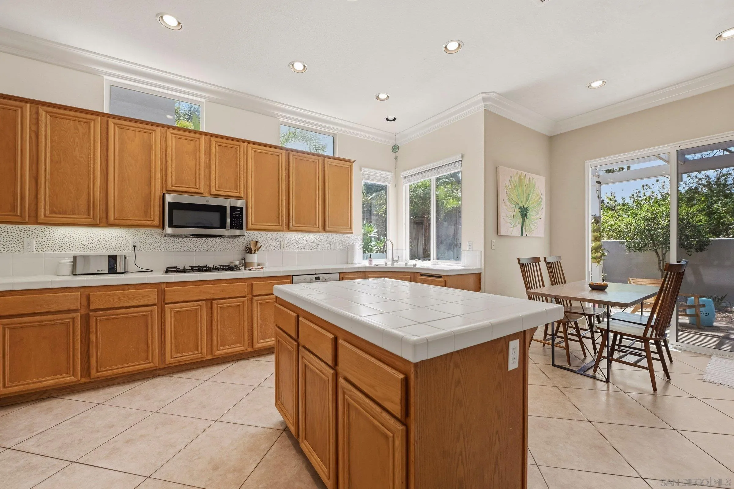 https://cdn.realtyfeed.com/cdn/127/260013129/ff68f26421e7338939f44b5cb769be90.webp