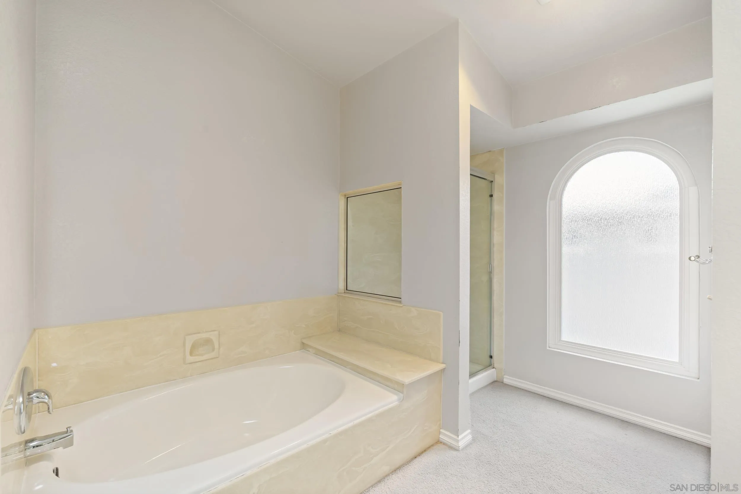 https://cdn.realtyfeed.com/cdn/127/260013130/1683bf323560d9b13a35740bf0799205.webp
