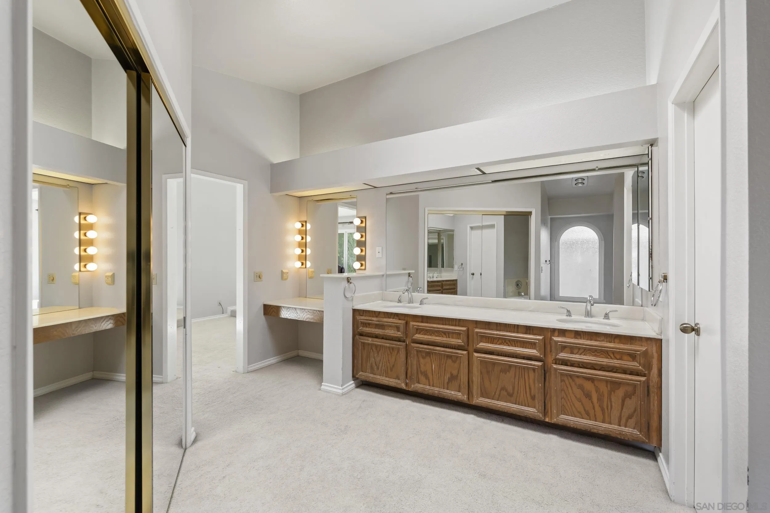 https://cdn.realtyfeed.com/cdn/127/260013130/6fca4509ba365b7ea1e933303a17ddce.webp