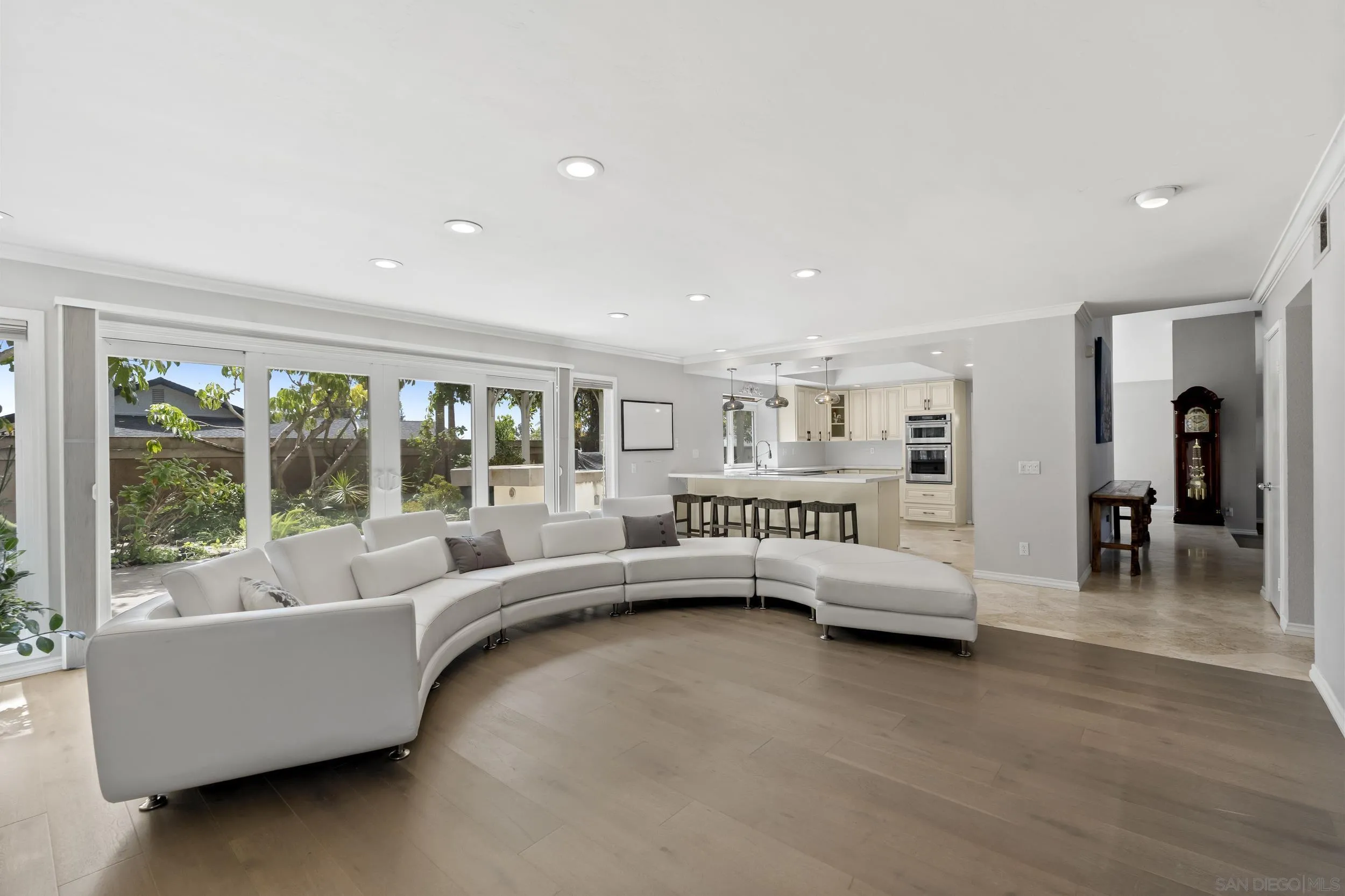 https://cdn.realtyfeed.com/cdn/127/260013130/e2e4656a249e292dc5528775bfe38fc2.webp