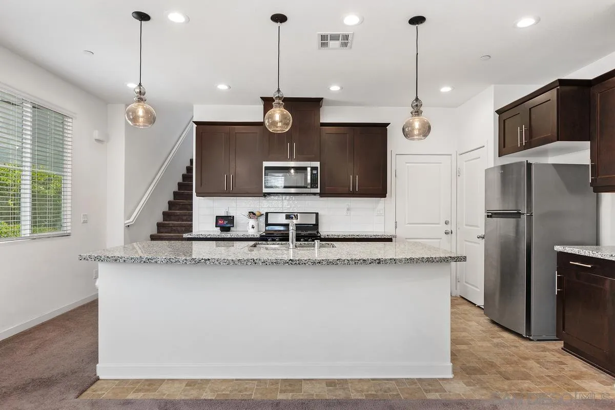Photo #37: 260013135 Listing: Photo #37