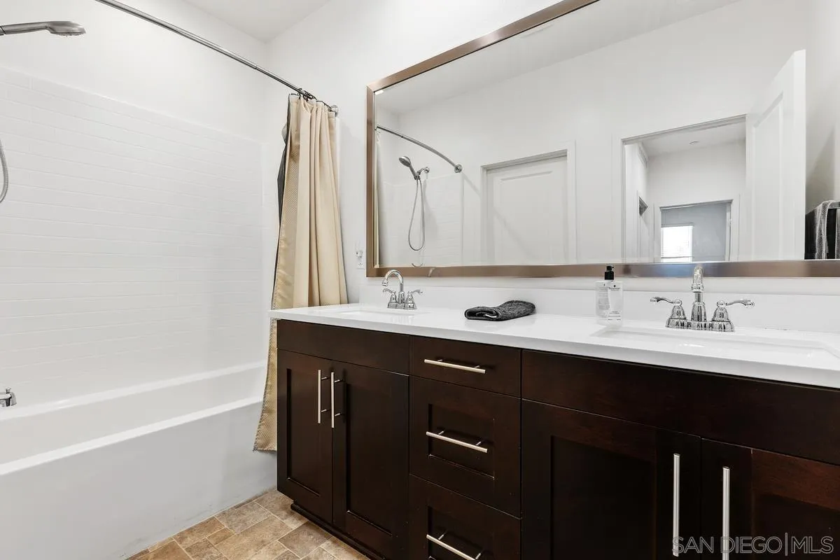 Photo #21: 260013135 Listing: Photo #21