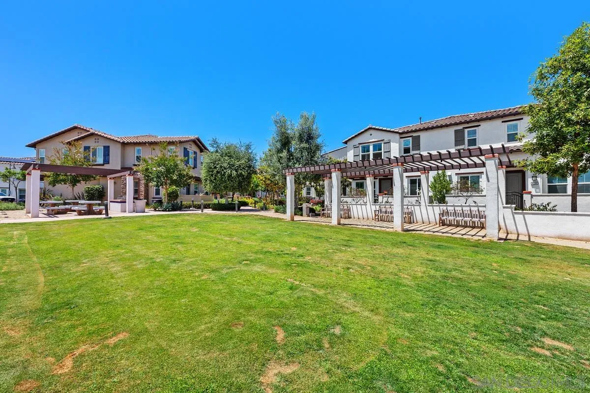 Photo #27: 260013135 Listing: Photo #27