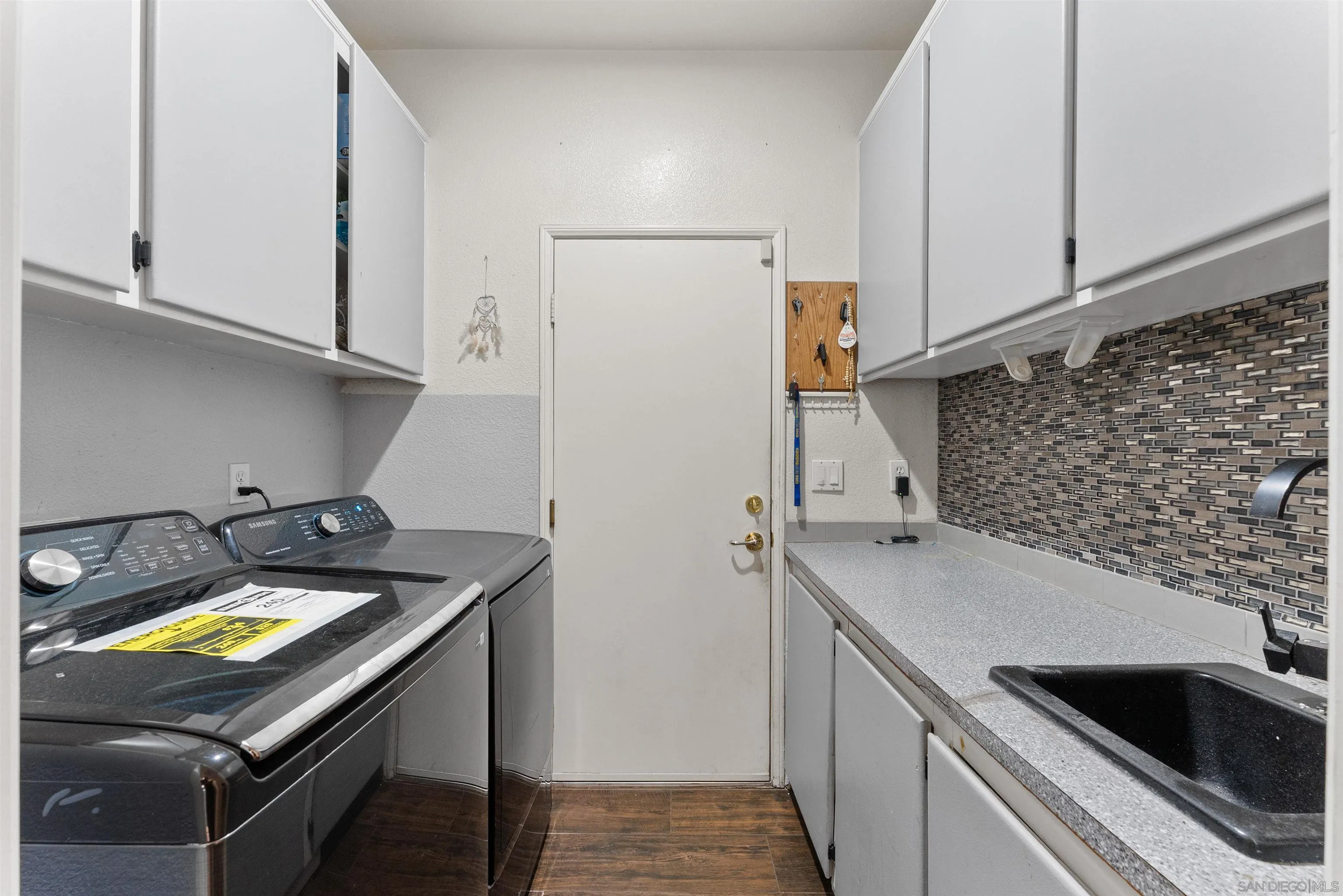 https://cdn.realtyfeed.com/cdn/127/260013136/0891a4e8643df25a9d568c39e356655d.webp