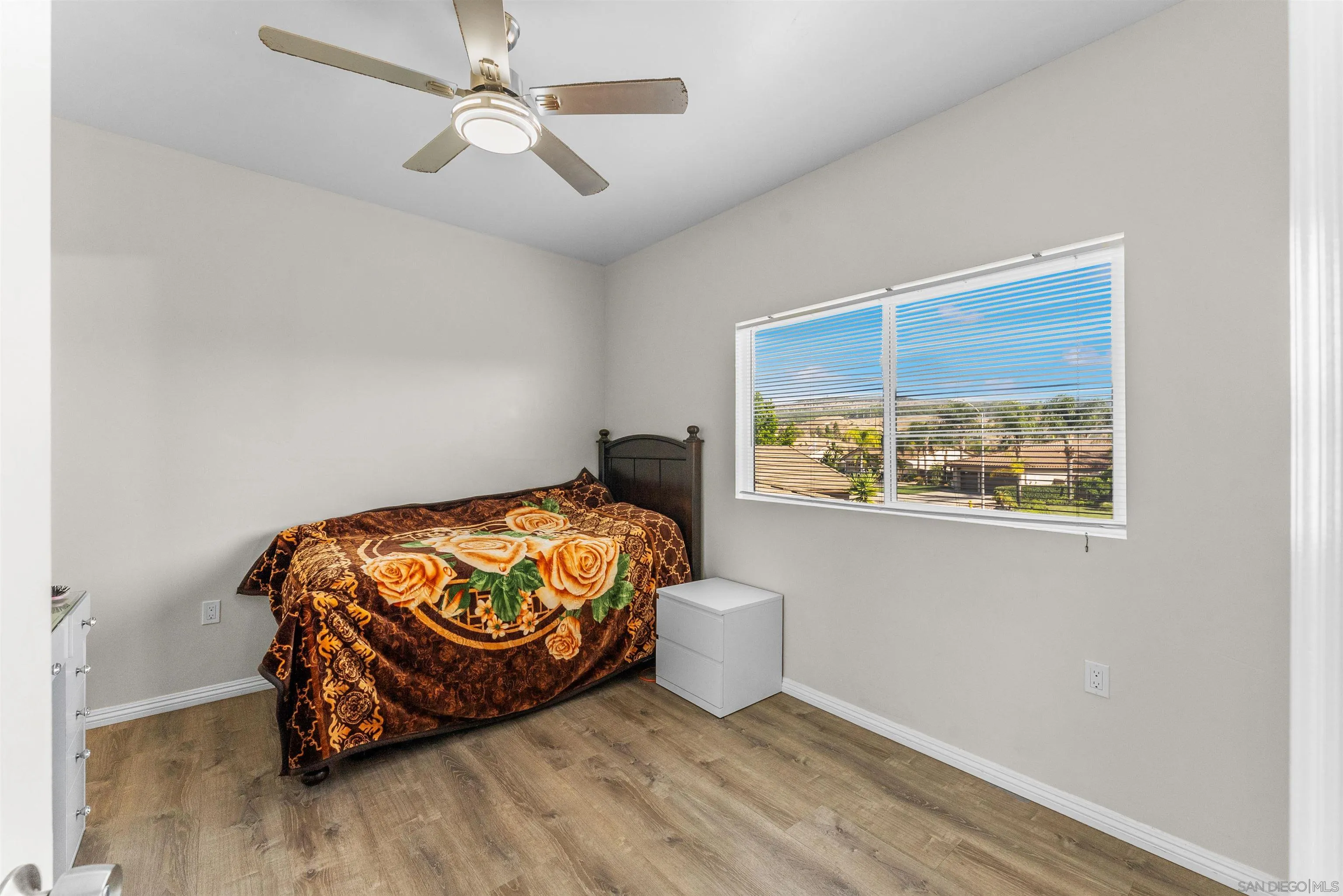 https://cdn.realtyfeed.com/cdn/127/260013136/fd4f18cd462096fcb9eb2e8dbb35fe37.webp