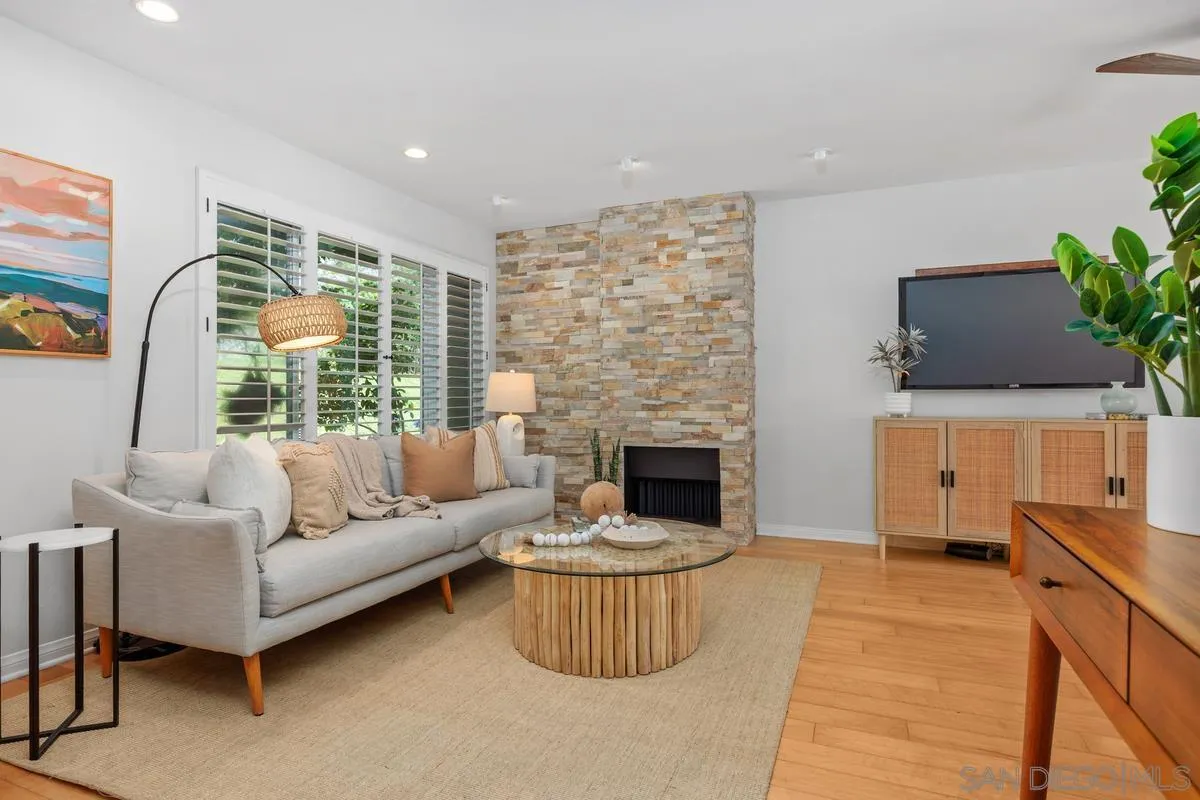 Photo #8: 260013141 Listing: Photo #8