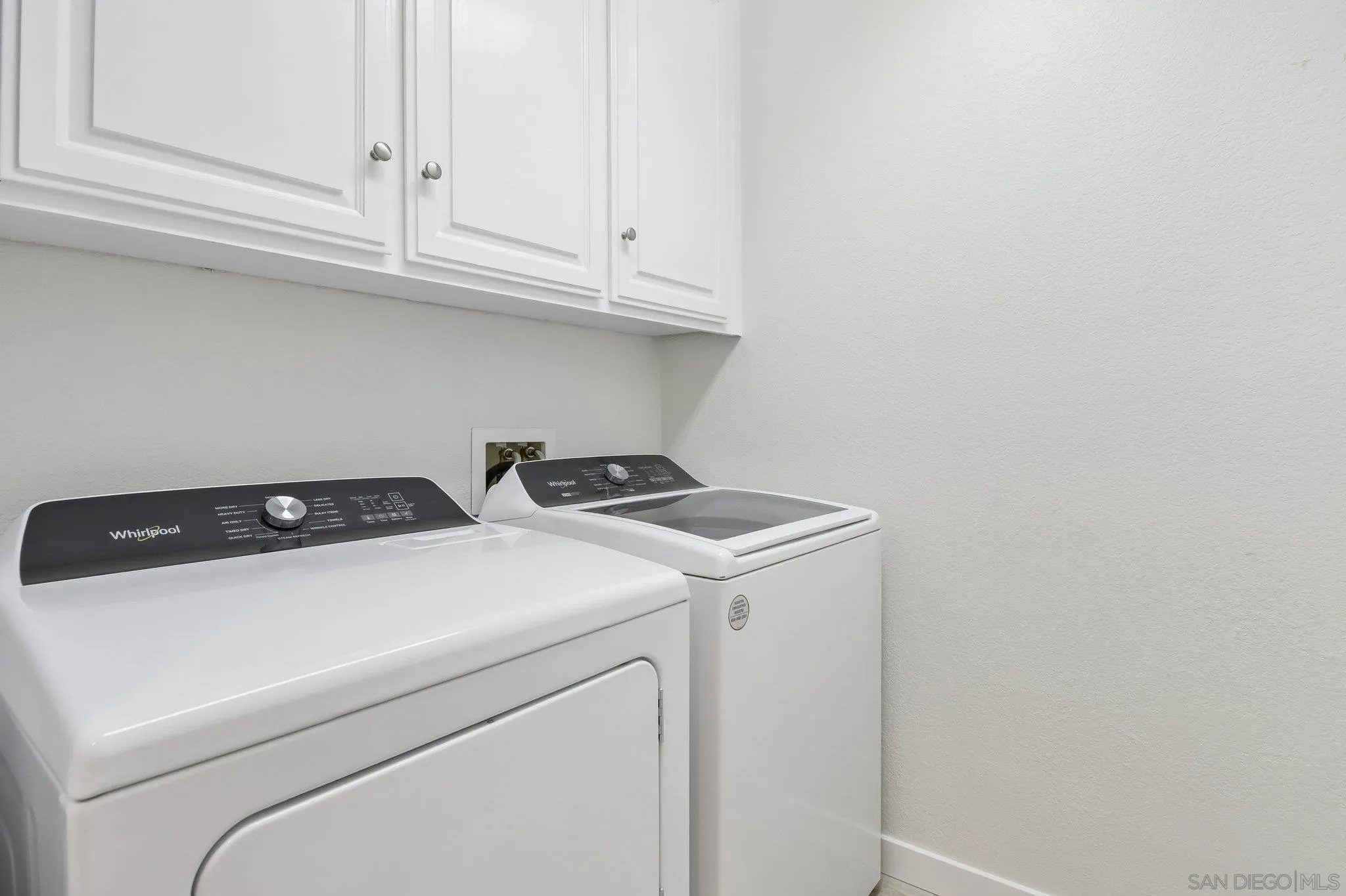 https://cdn.realtyfeed.com/cdn/127/260013148/37082452af1fb1d911ebdfe8fa71d3b2.webp
