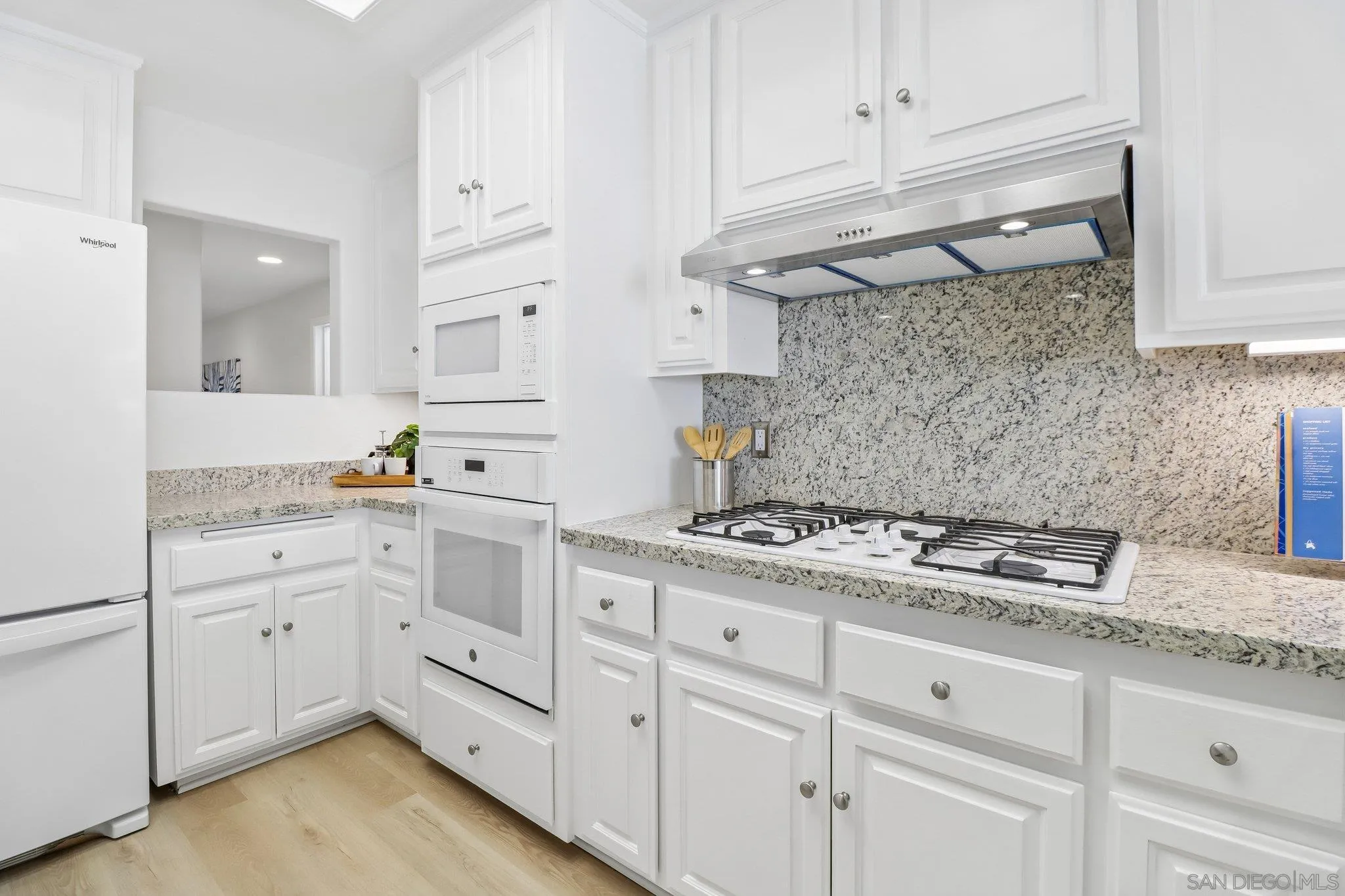 https://cdn.realtyfeed.com/cdn/127/260013148/6a21e537201768f8ac9235ca5368acd0.webp