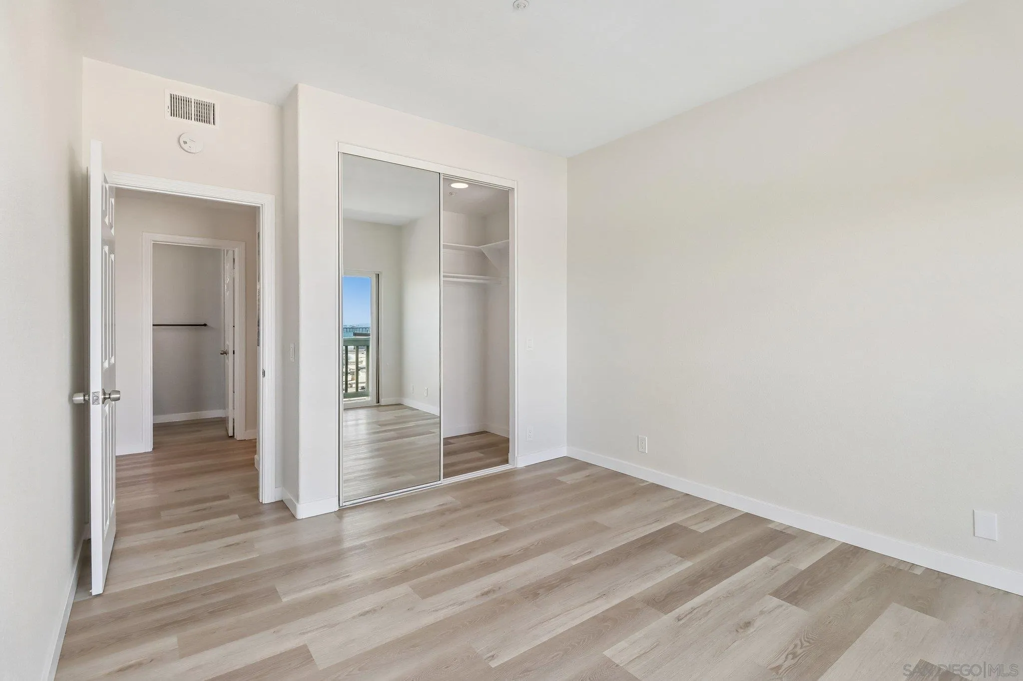 https://cdn.realtyfeed.com/cdn/127/260013148/6cb9114a4a7da8f79f0698b2d869c41b.webp