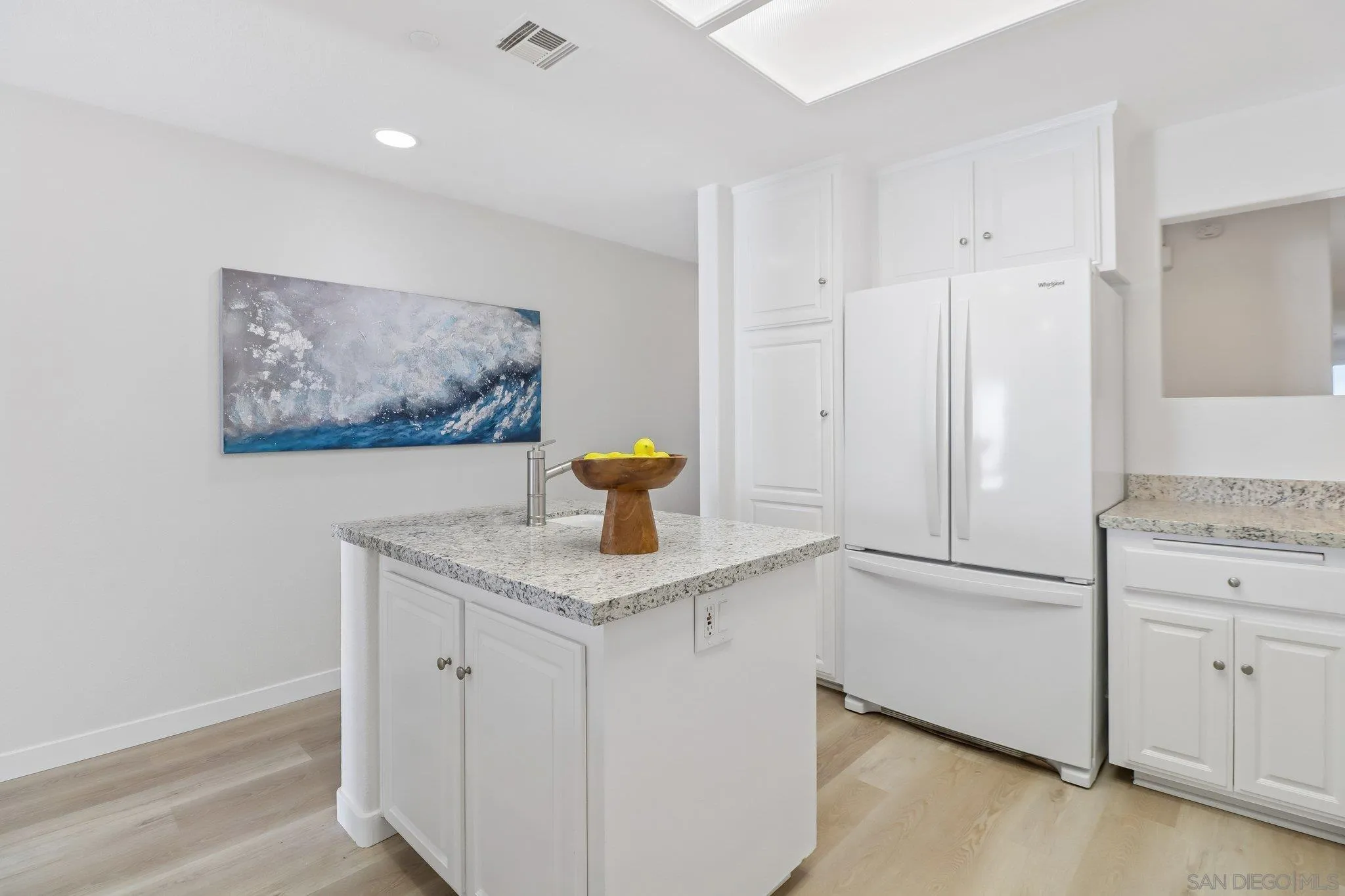 https://cdn.realtyfeed.com/cdn/127/260013148/c656712ffdebf377b8a6159ac140f0b7.webp
