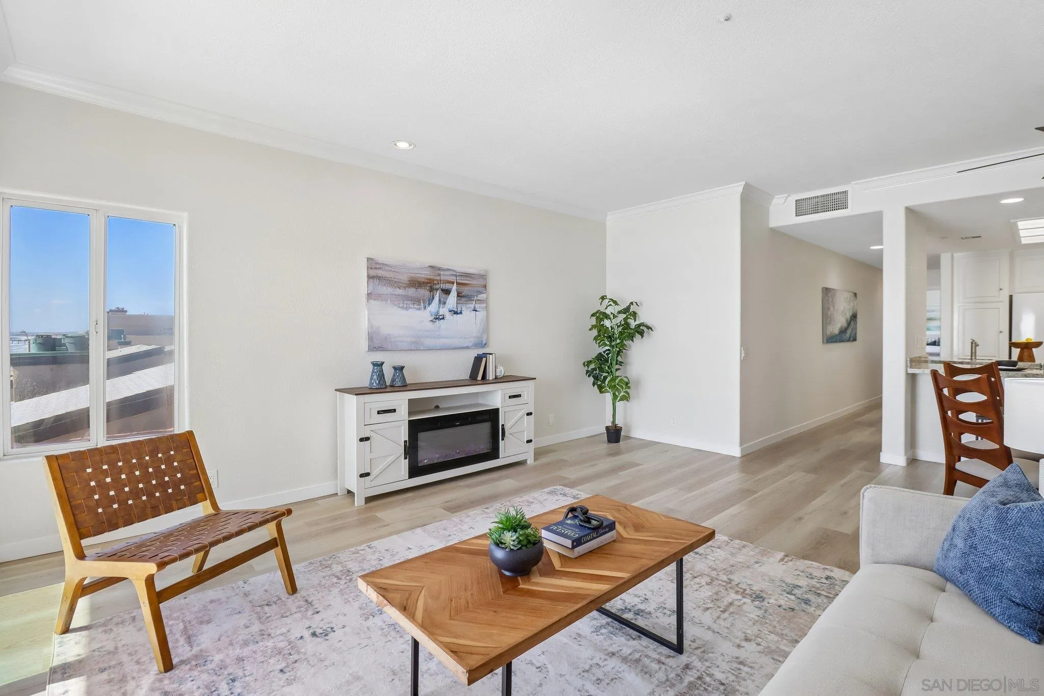 https://cdn.realtyfeed.com/cdn/127/260013148/f269bbf9acce2a1f889e89963ba1320e.webp