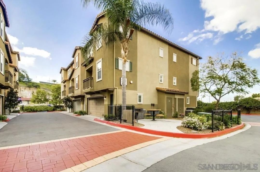 Photo #1: 260013150 Listing: Photo #1