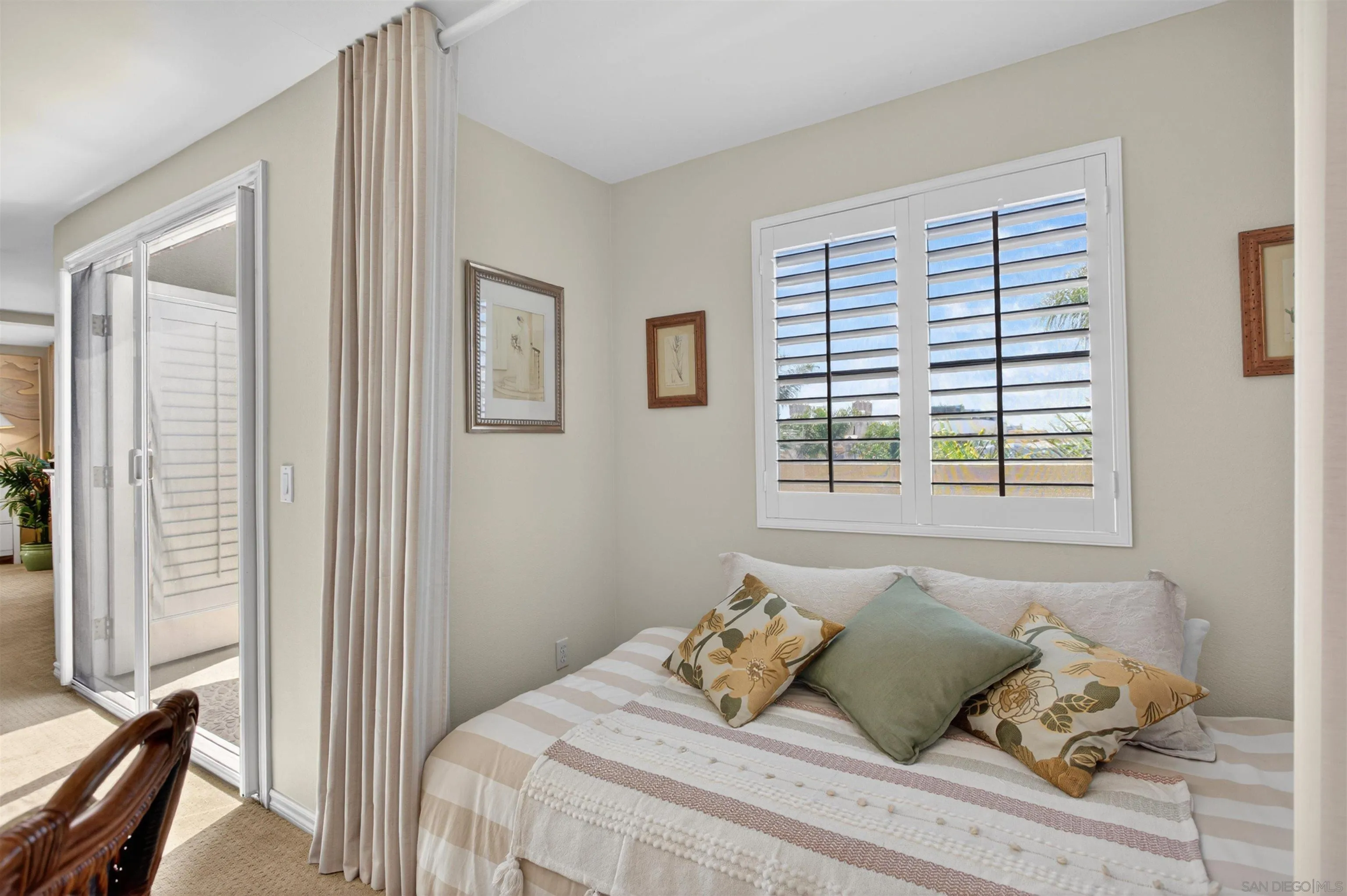 https://cdn.realtyfeed.com/cdn/127/260013159/93954db7c03ff1916bf84b27af8977cf.webp