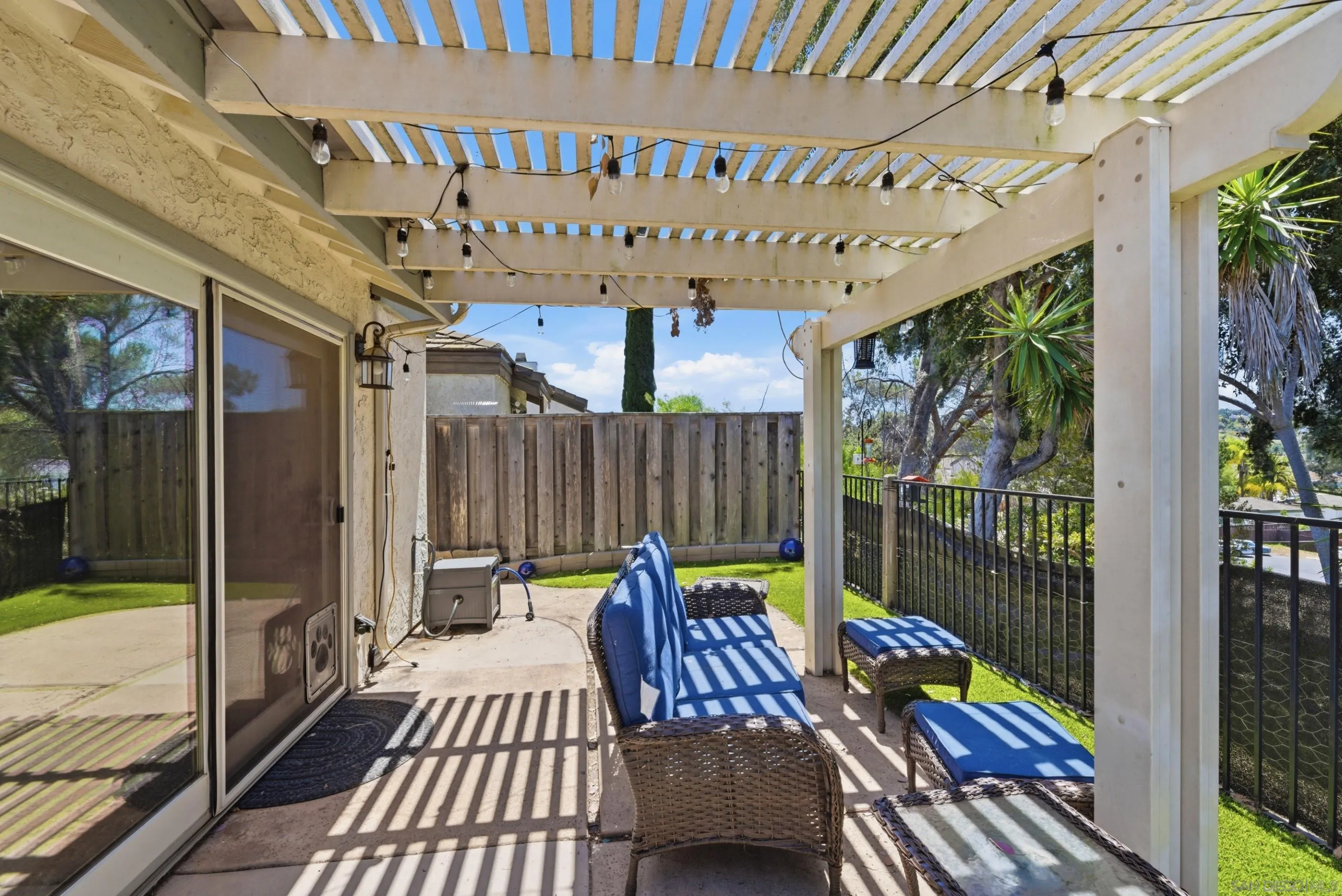 https://cdn.realtyfeed.com/cdn/127/260013162/8967294aa2f04b98302ea512d9702bdd.webp