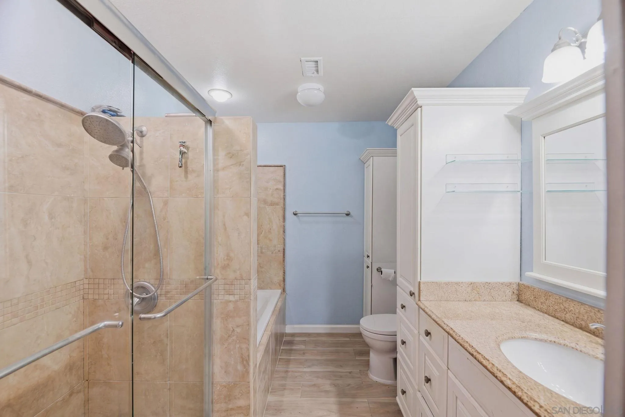 https://cdn.realtyfeed.com/cdn/127/260013162/a025e2edd8cb9bb75910fd9a377b3c0d.webp