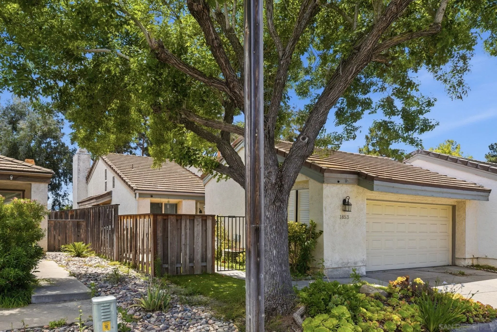 Photo #4: 260013162 Listing: Photo #4