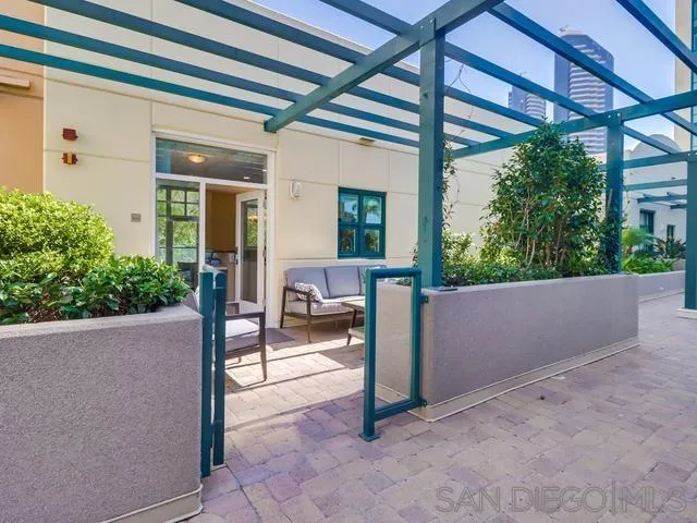 Photo #12: 260013165 Listing: Photo #12