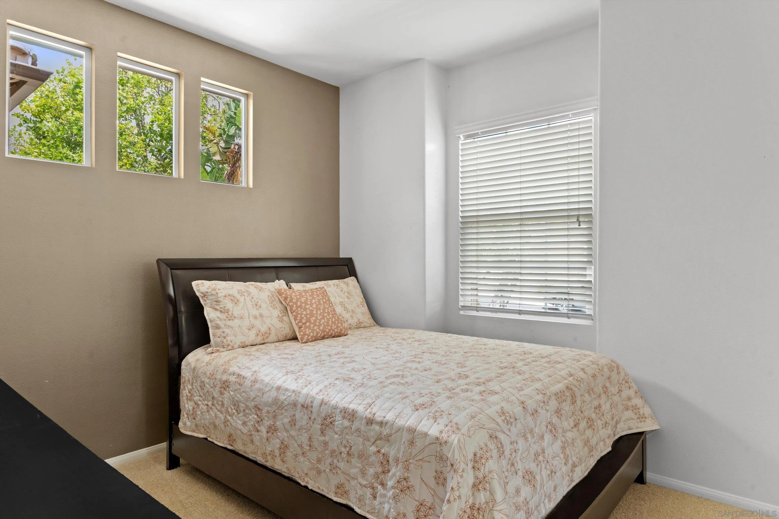 https://cdn.realtyfeed.com/cdn/127/260013174/0640877b264d5065044e796f871ebc1f.webp